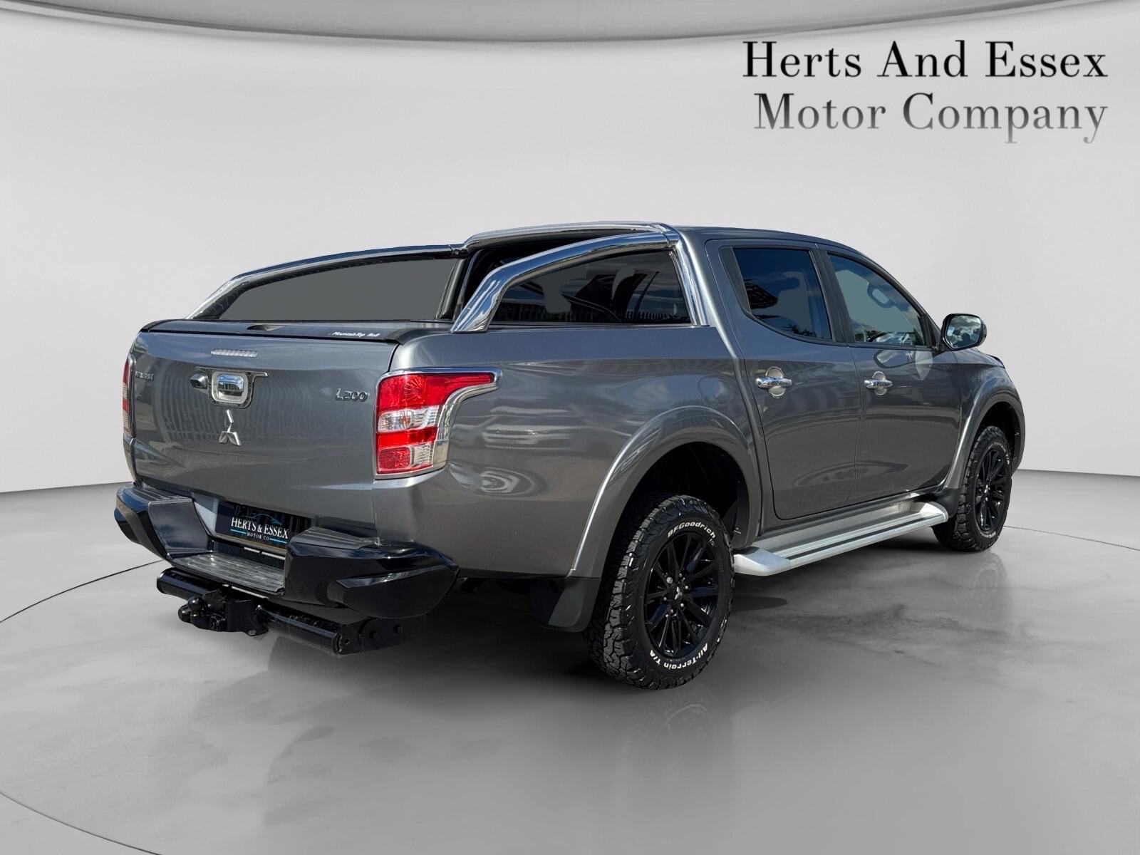 Mitsubishi L200 view 8