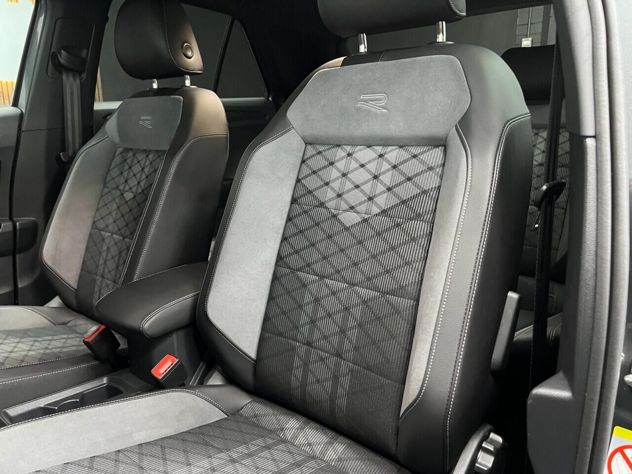 Volkswagen T-Roc view 30