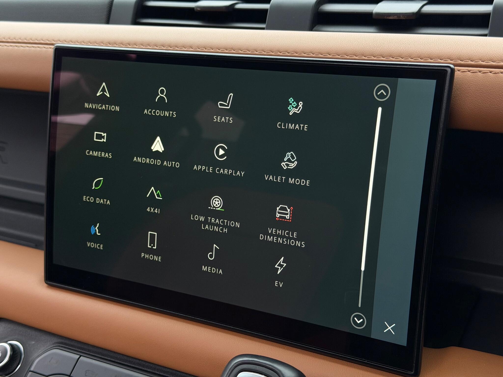 Land Rover Defender view 41