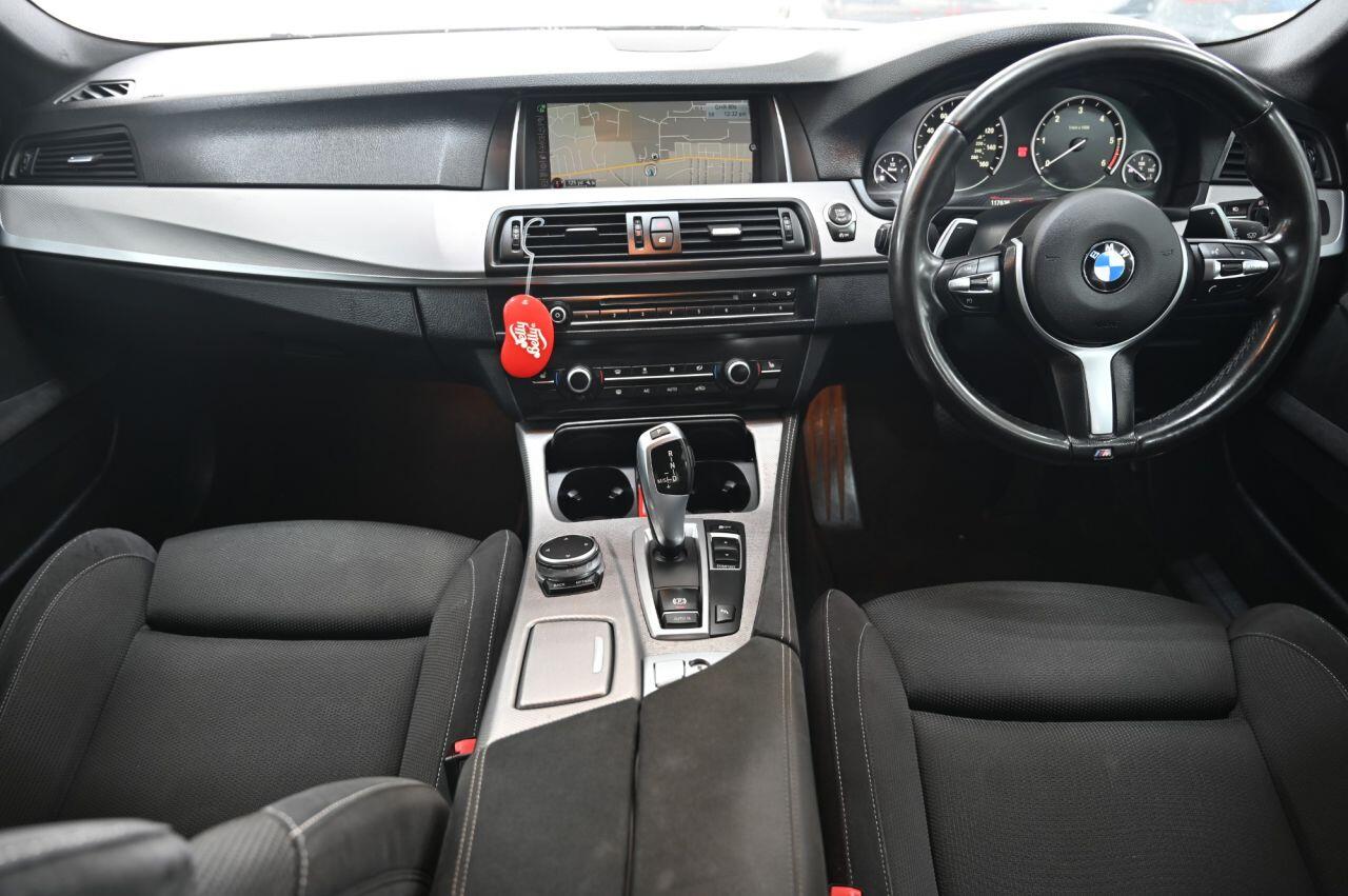 BMW 5 Series view 17