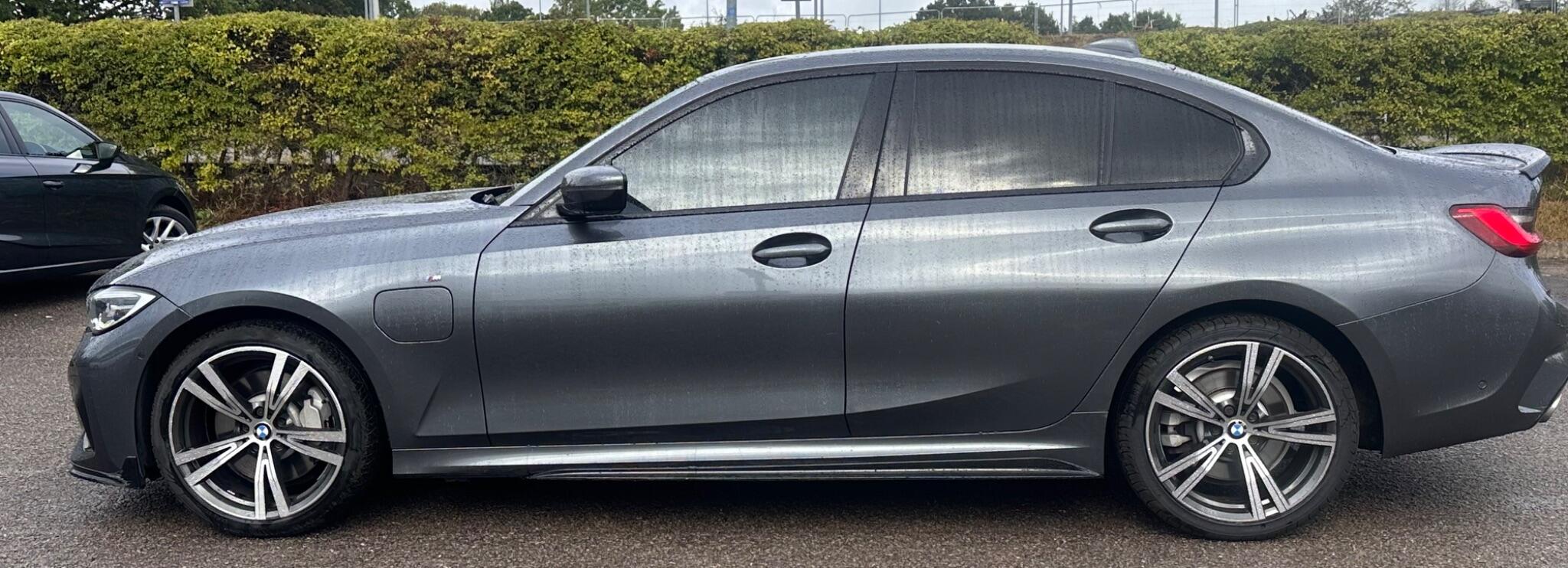 BMW 3 Series view 5