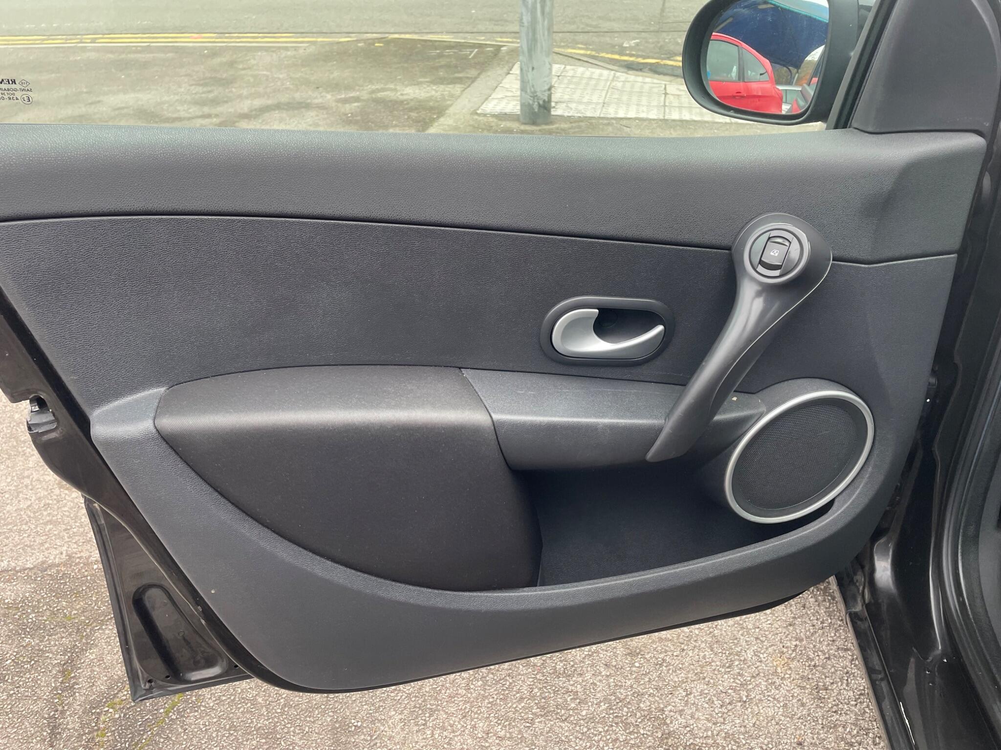 2011 Renault Clio image 47