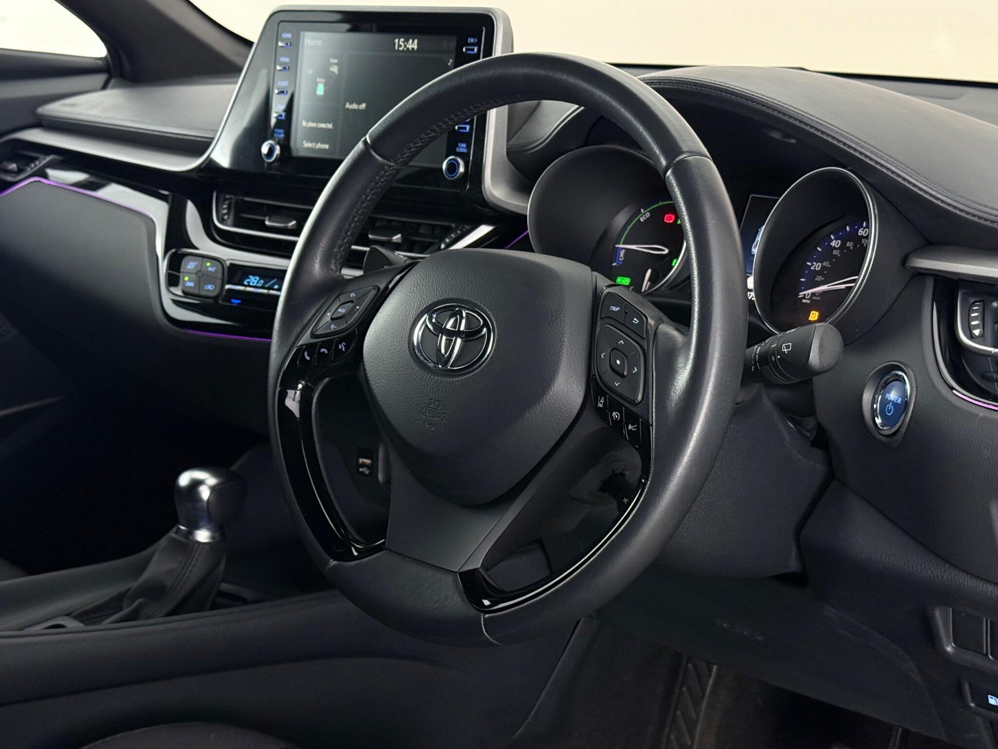 Toyota C-HR view 3