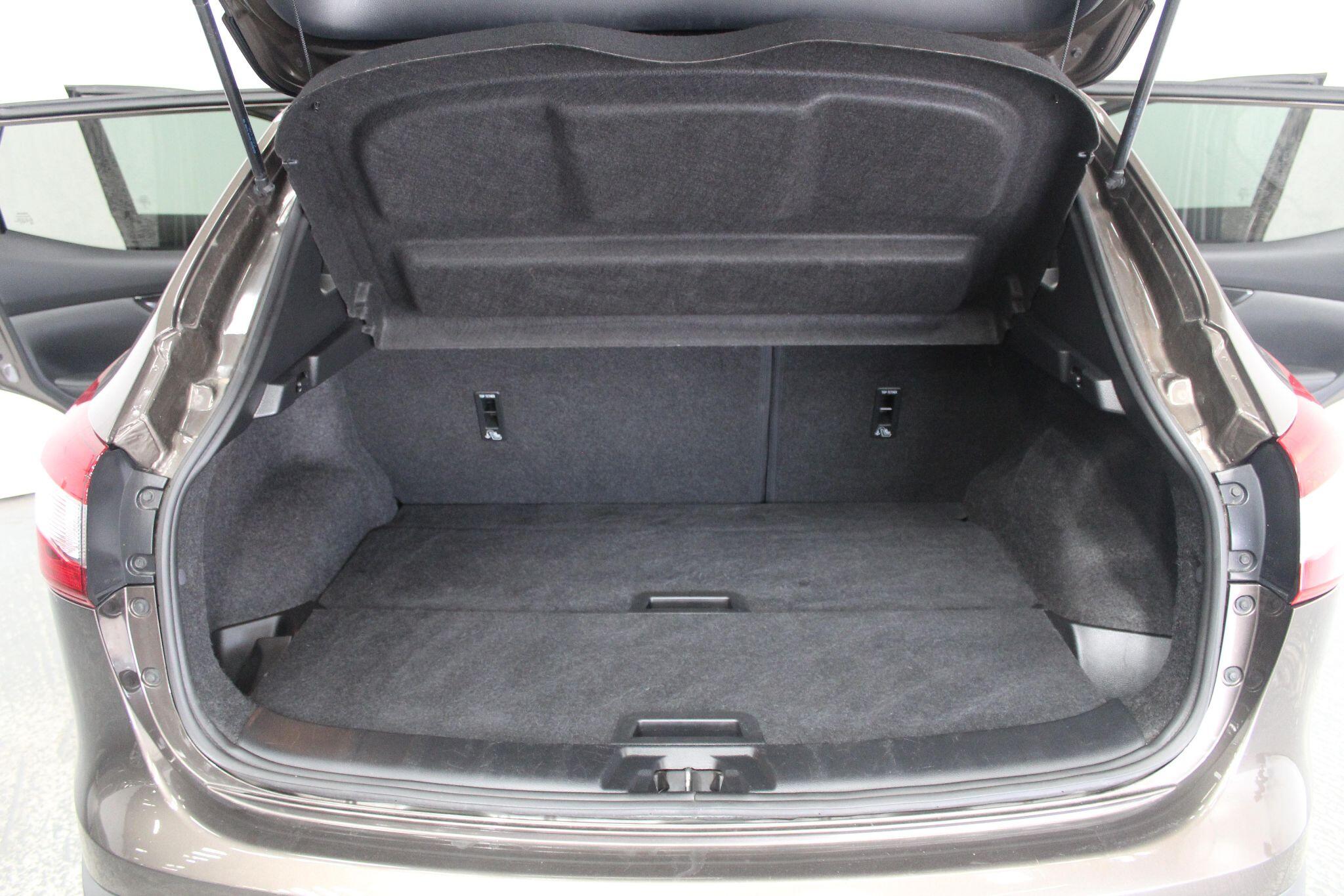 Nissan Qashqai view 25