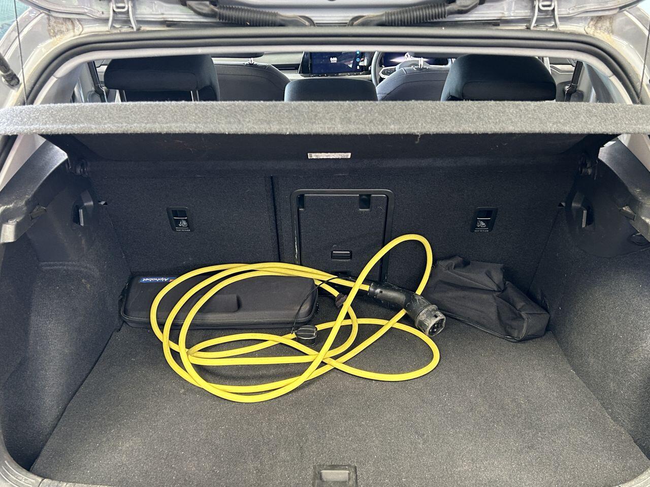 Volkswagen Golf view 17
