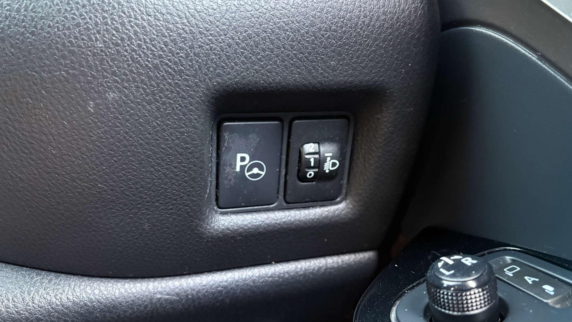 Toyota C-HR view 20