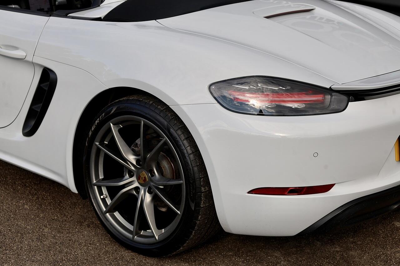 Porsche 718 Boxster view 38