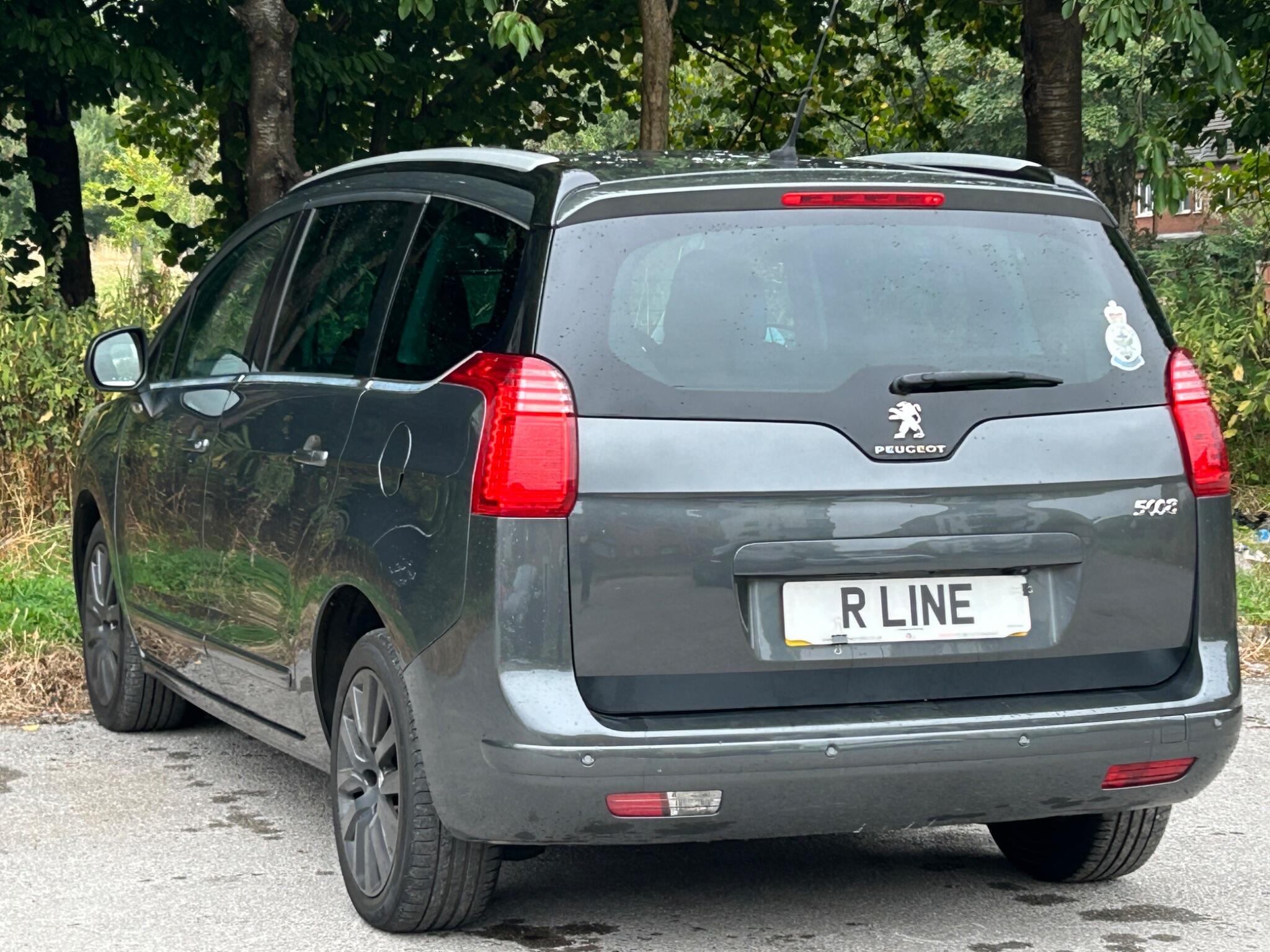 Peugeot 5008 view 9