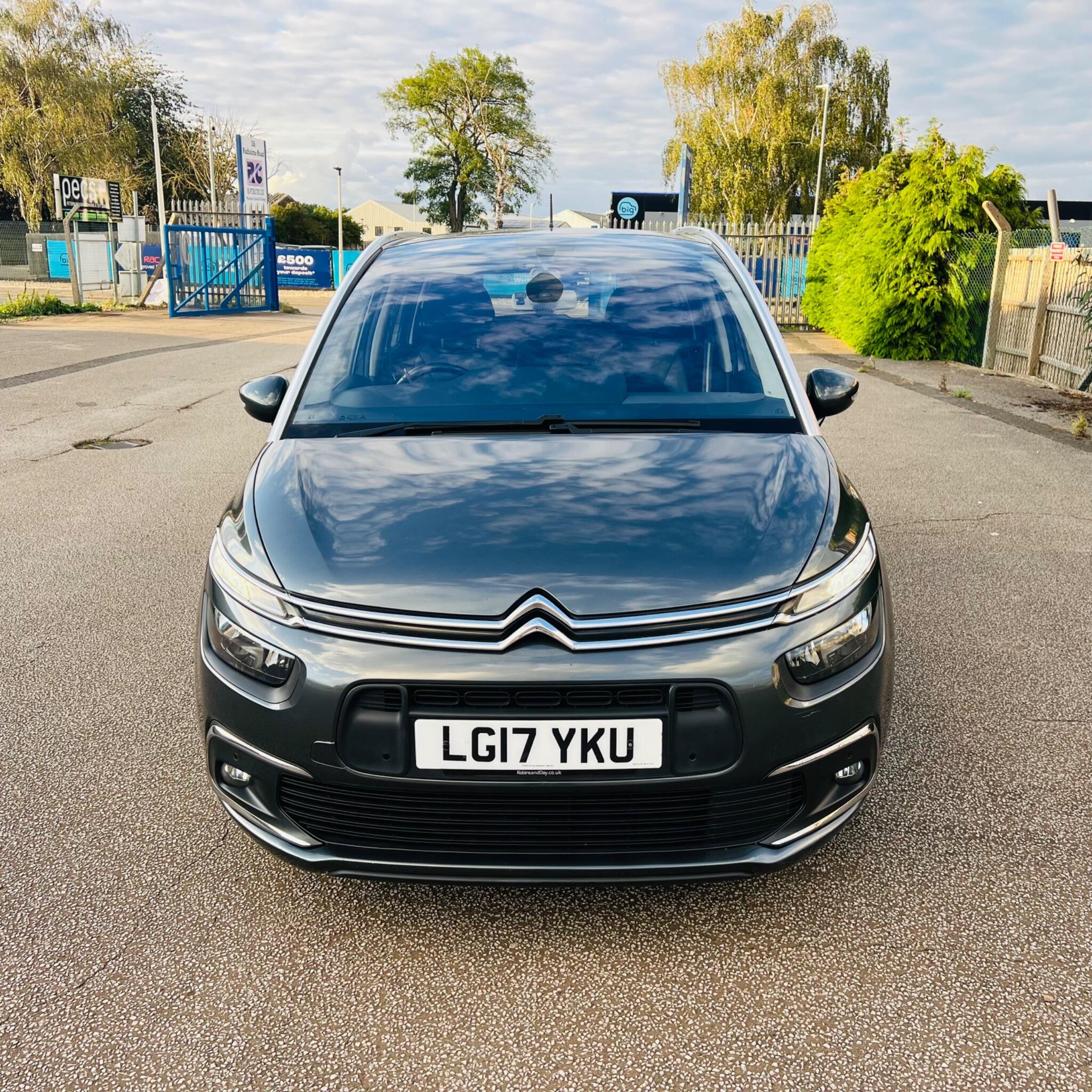 Citroen Grand C4 Picasso view 3