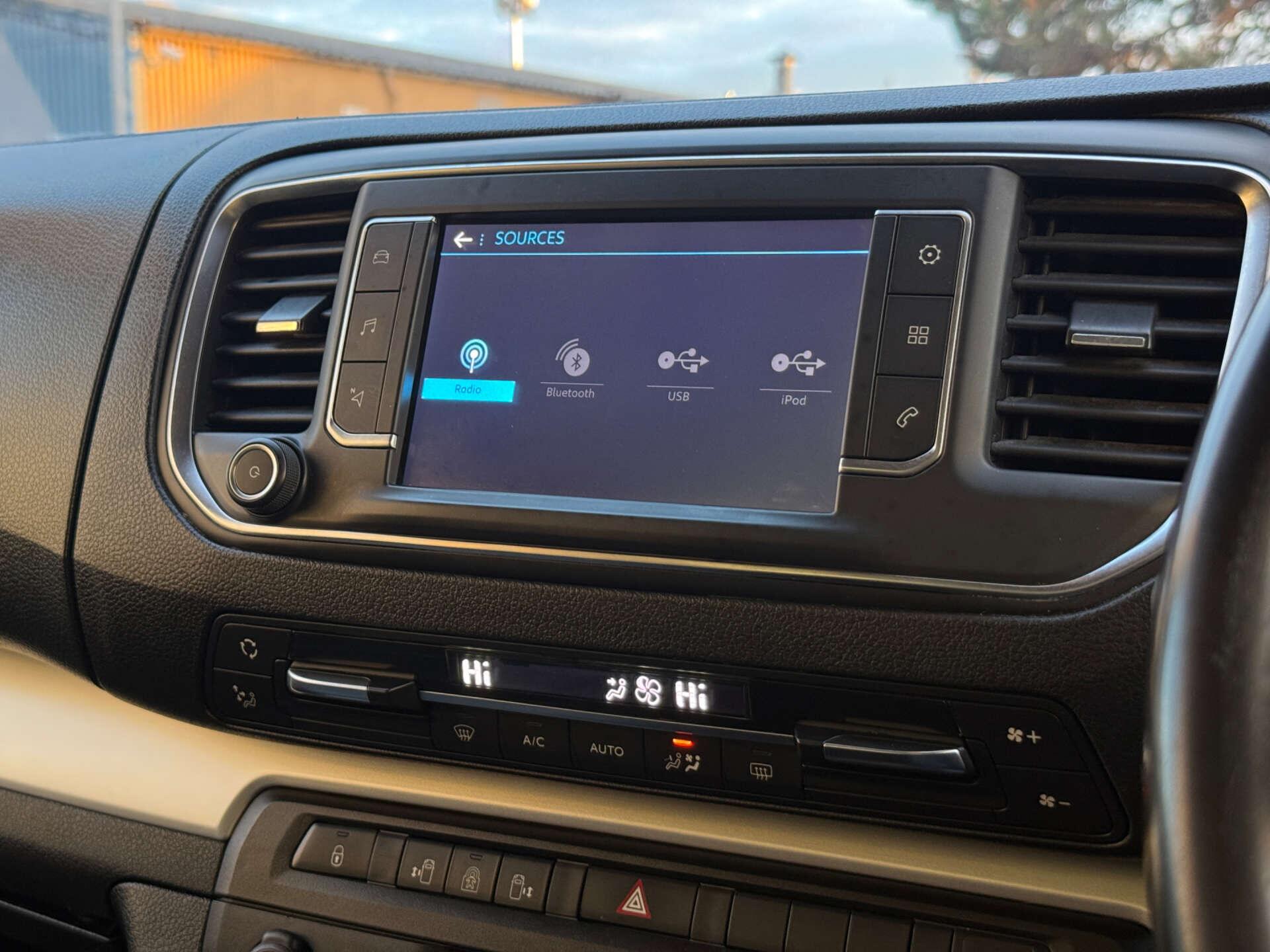 Peugeot Traveller view 56