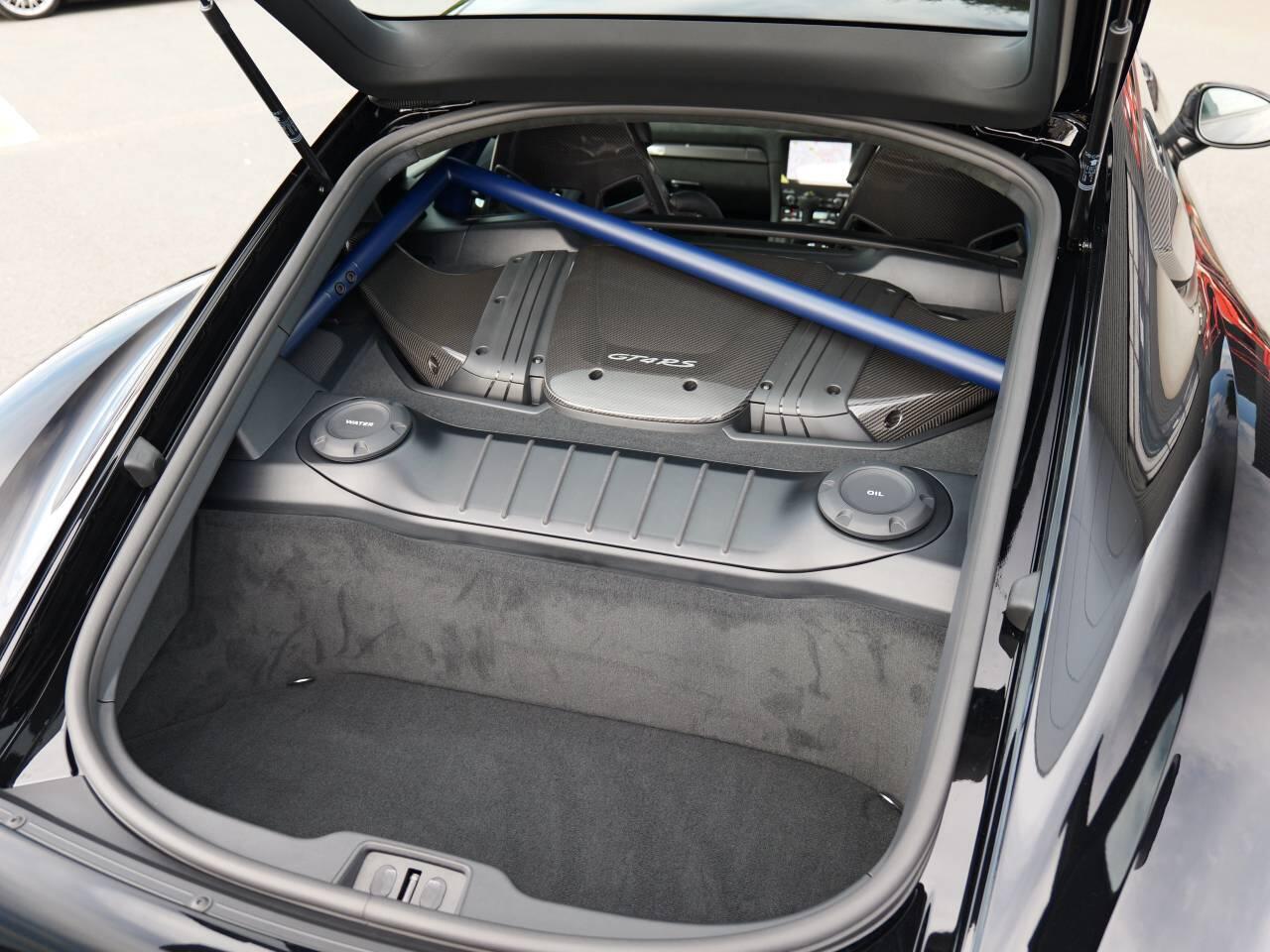 Porsche Cayman view 18