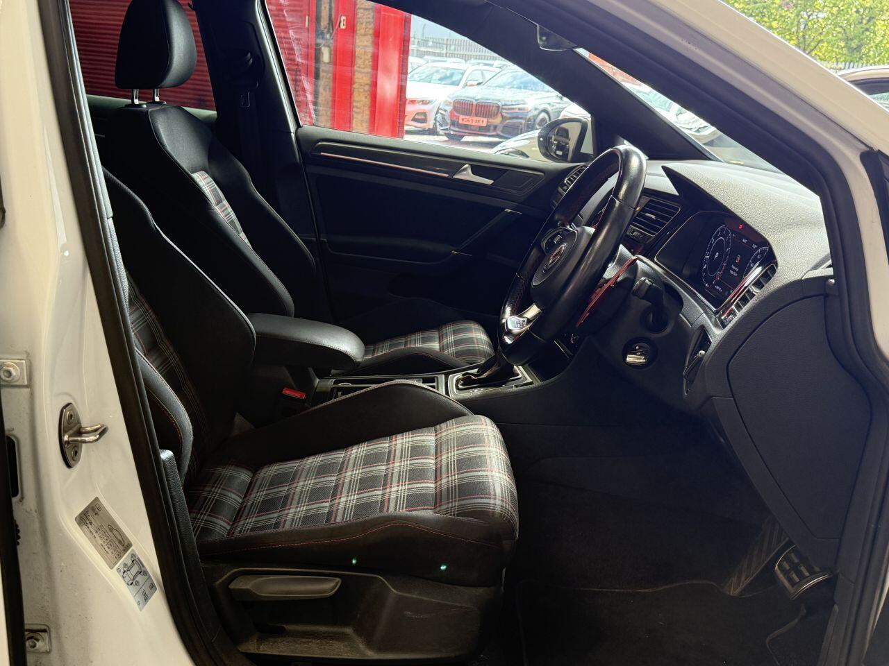 Volkswagen Golf view 27