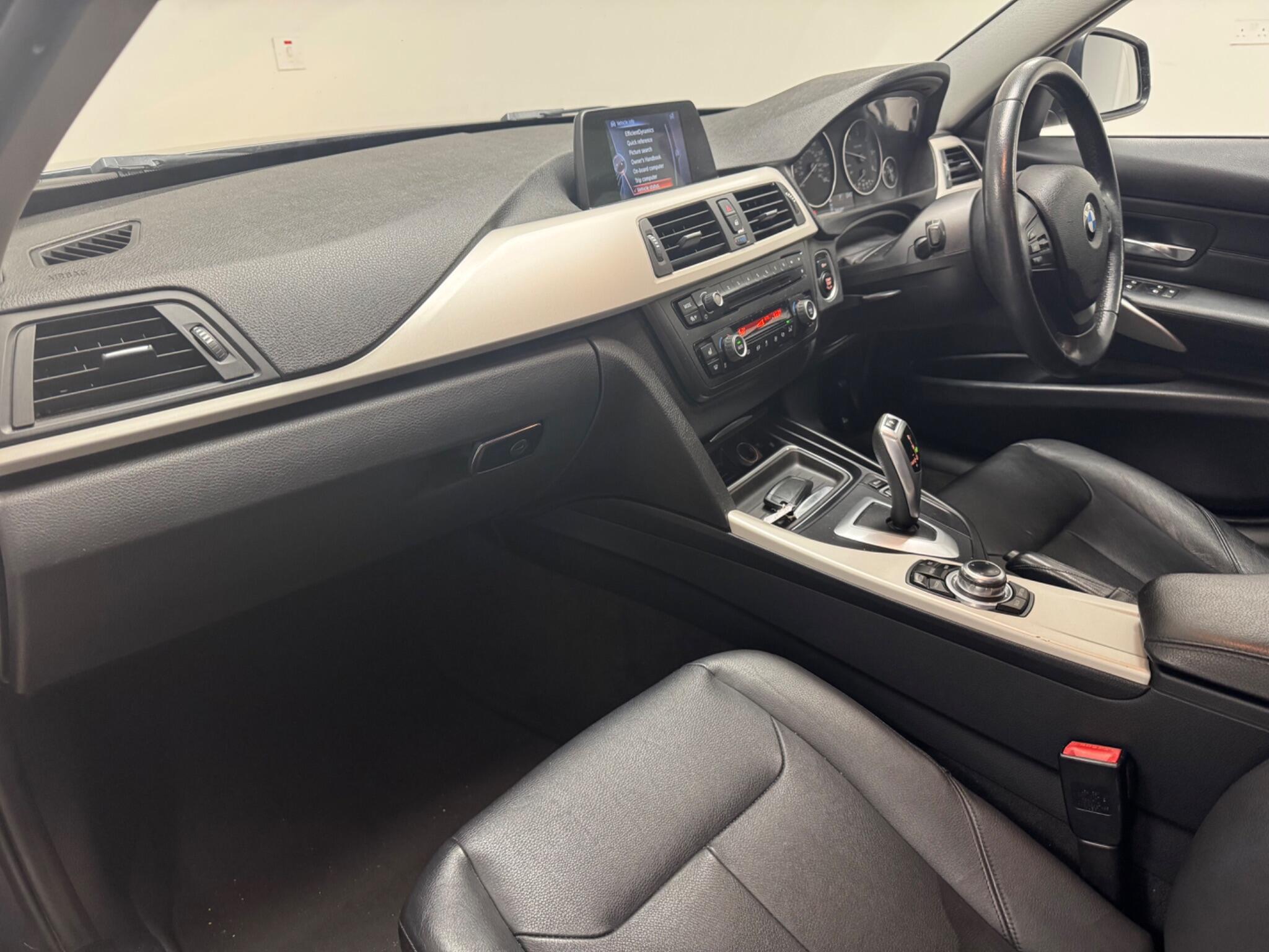 BMW 3 Series view 9