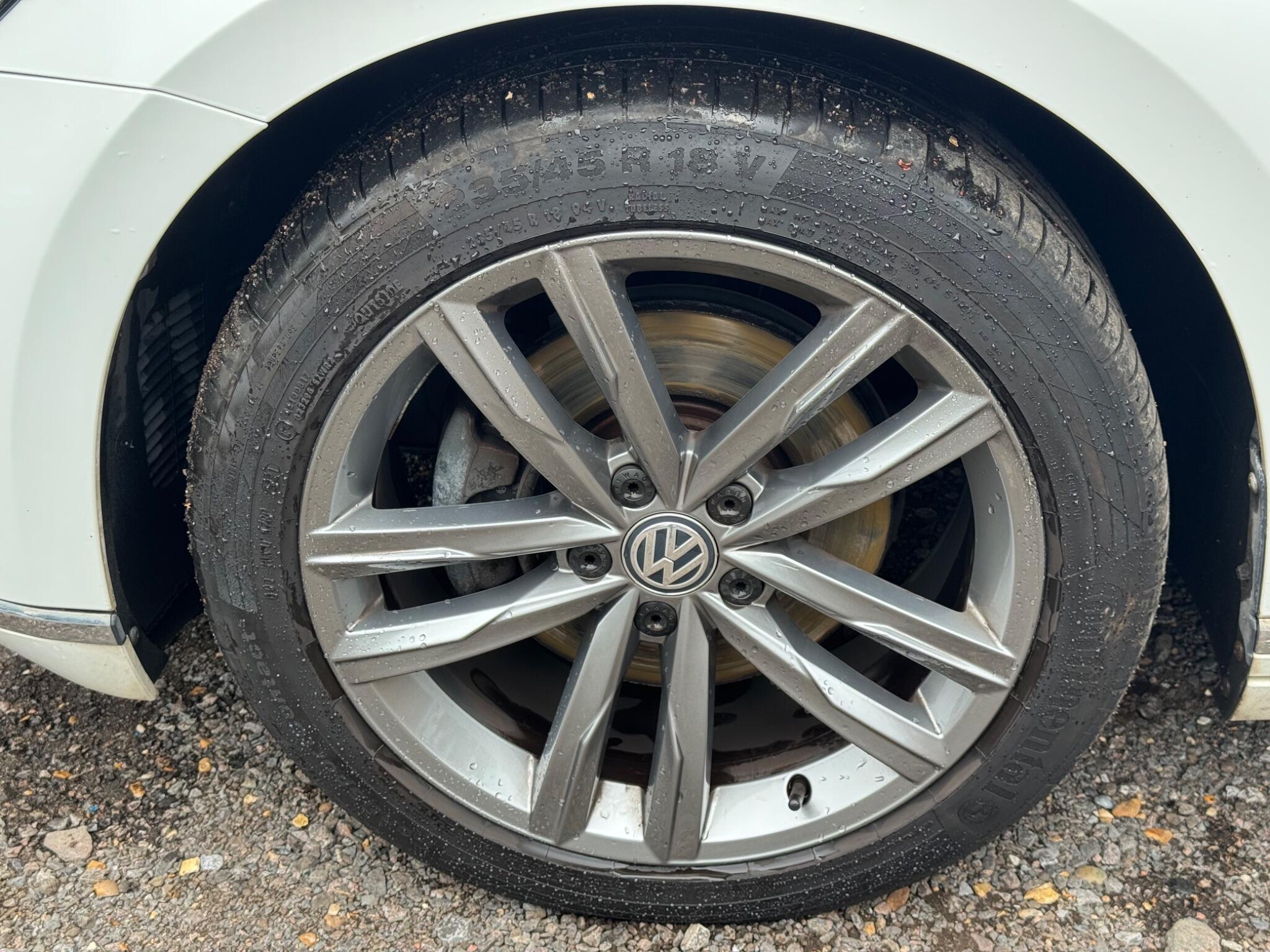 Volkswagen Passat view 47