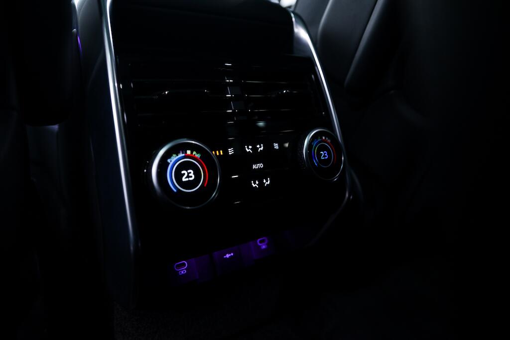Land Rover Range Rover view 18