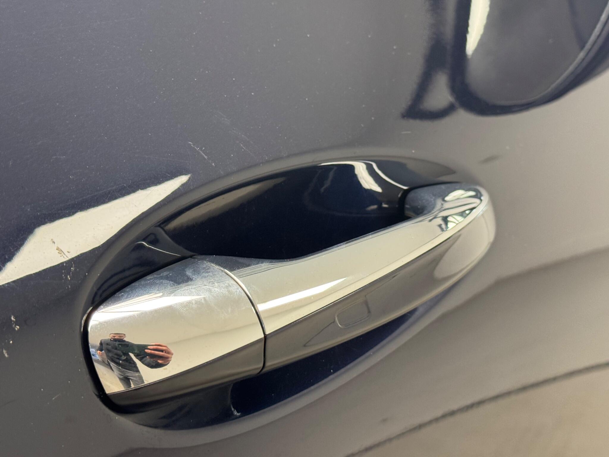 Mercedes-Benz CLS view 30