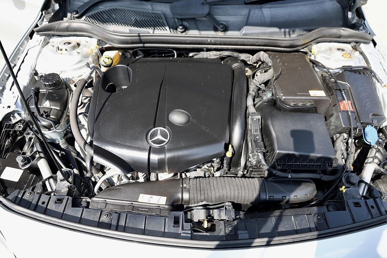 Mercedes-Benz Gla view 23