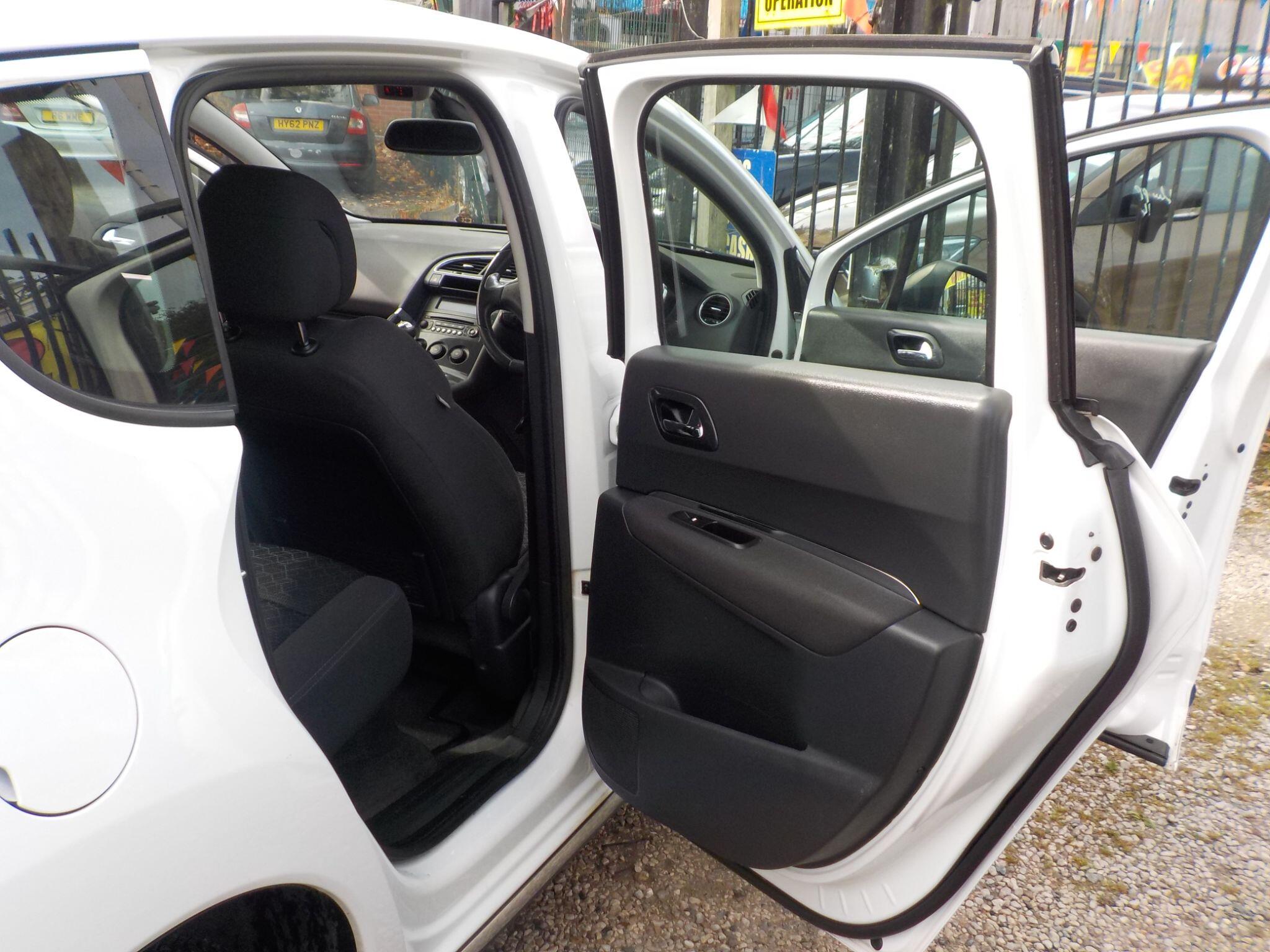 Peugeot 3008 1.6 HDi Active Euro 5 5dr