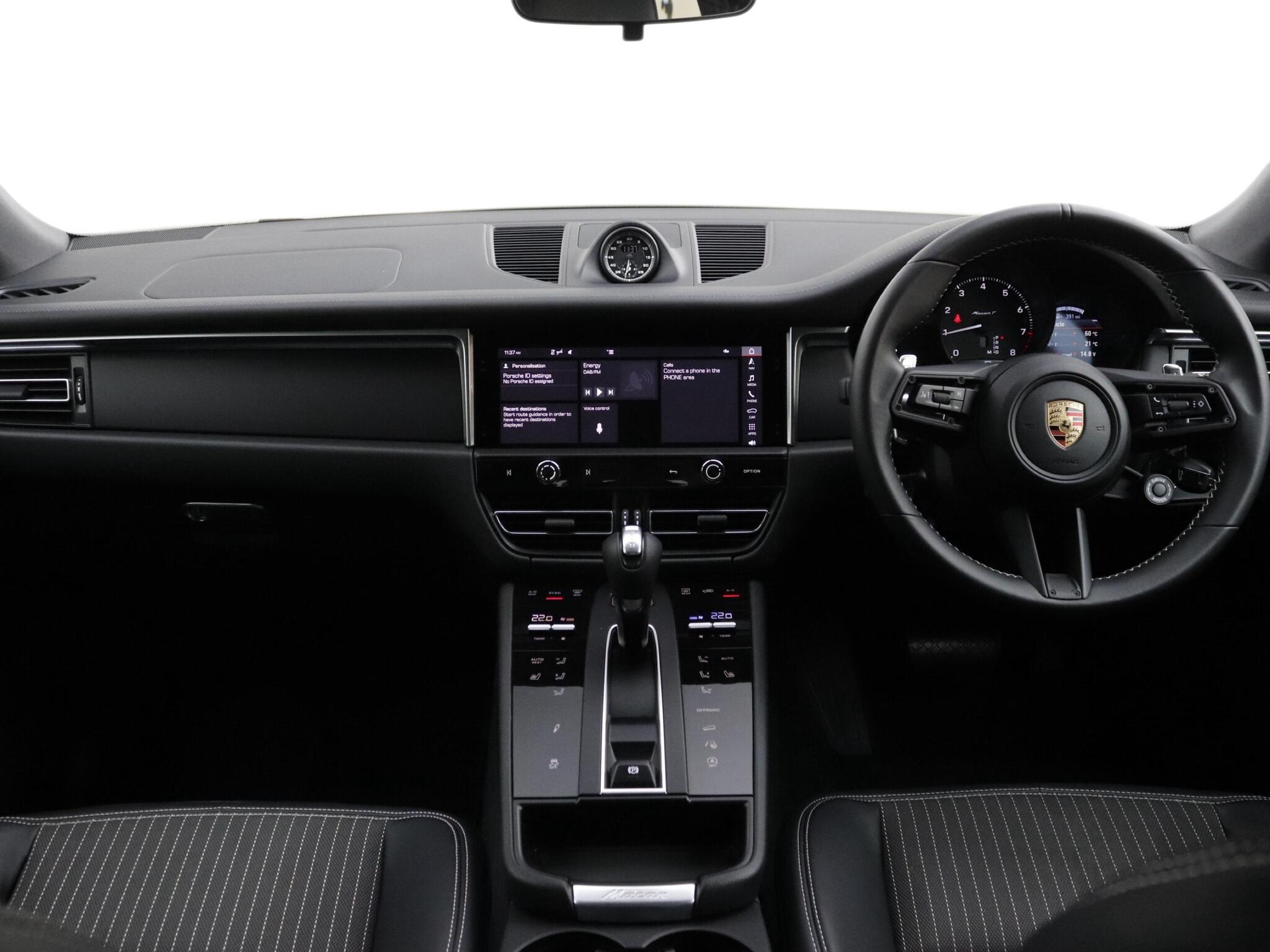 Porsche Macan view 11