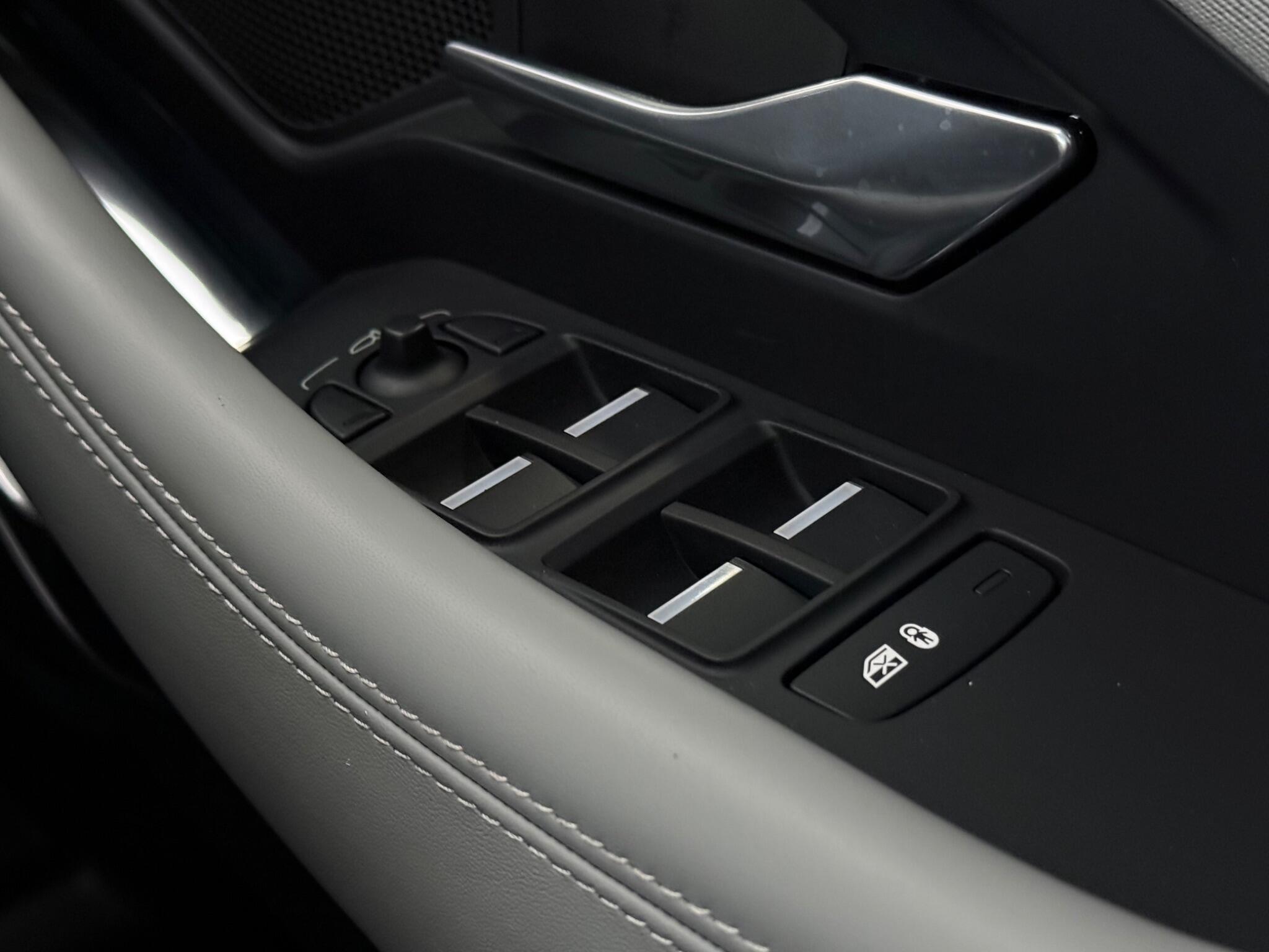 Jaguar E-Pace view 17