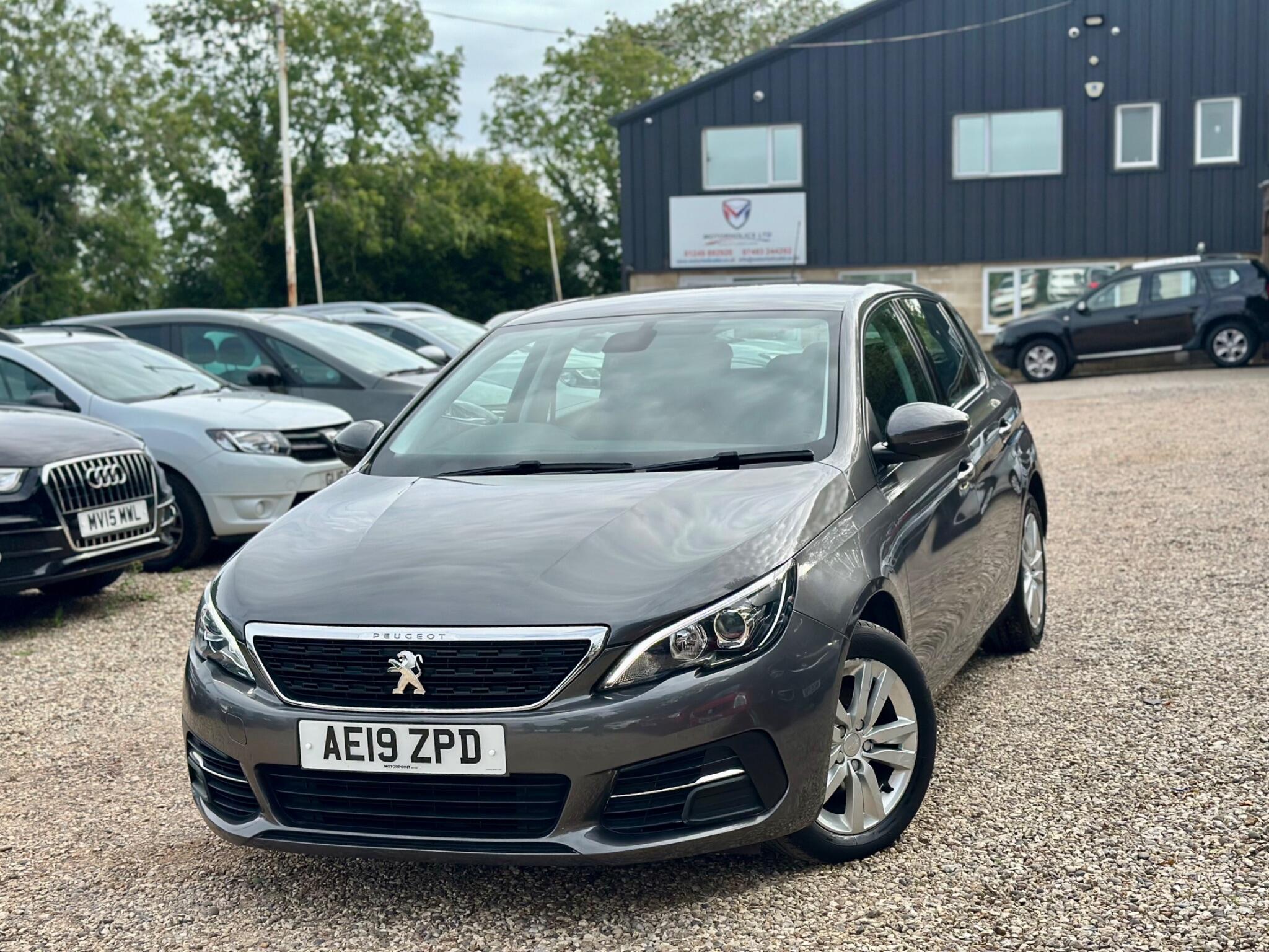 Peugeot 308 view 3