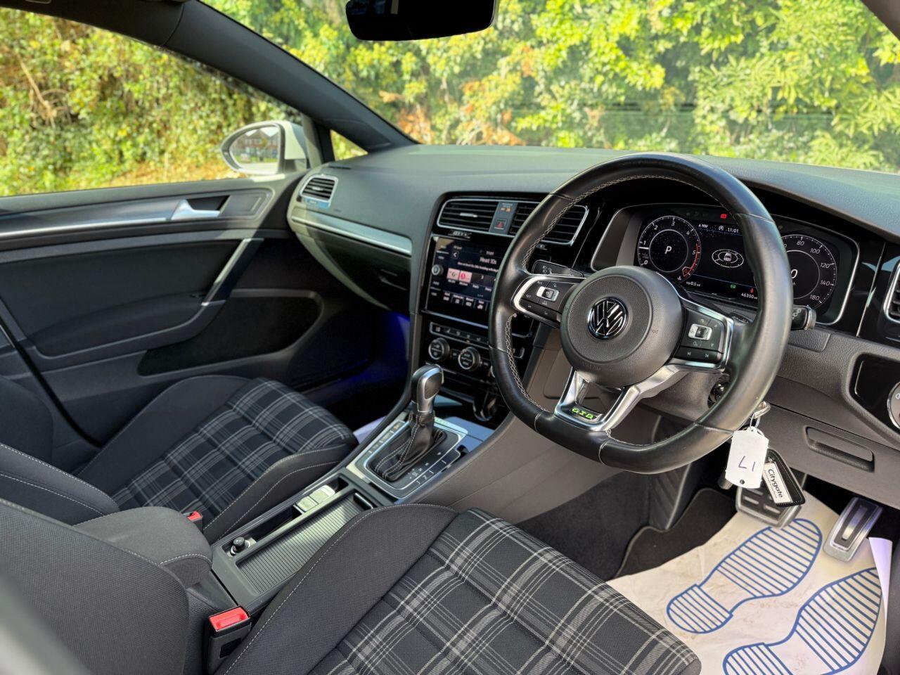 Volkswagen Golf view 10