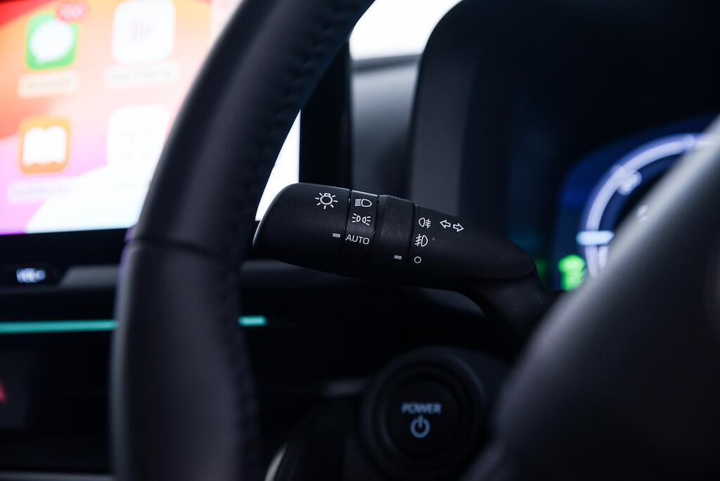 Toyota C-HR view 27