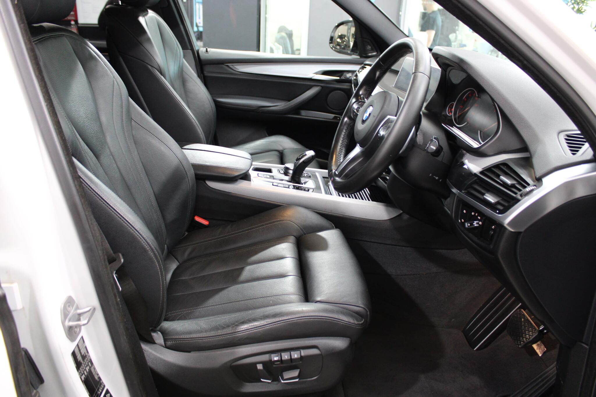 BMW X5 view 17