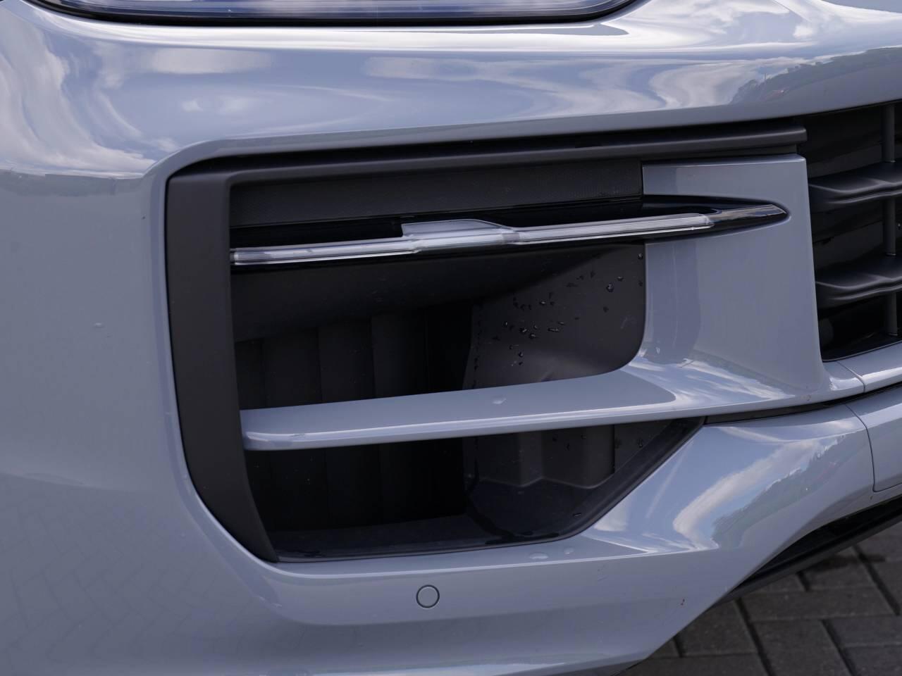 Porsche Cayenne view 51