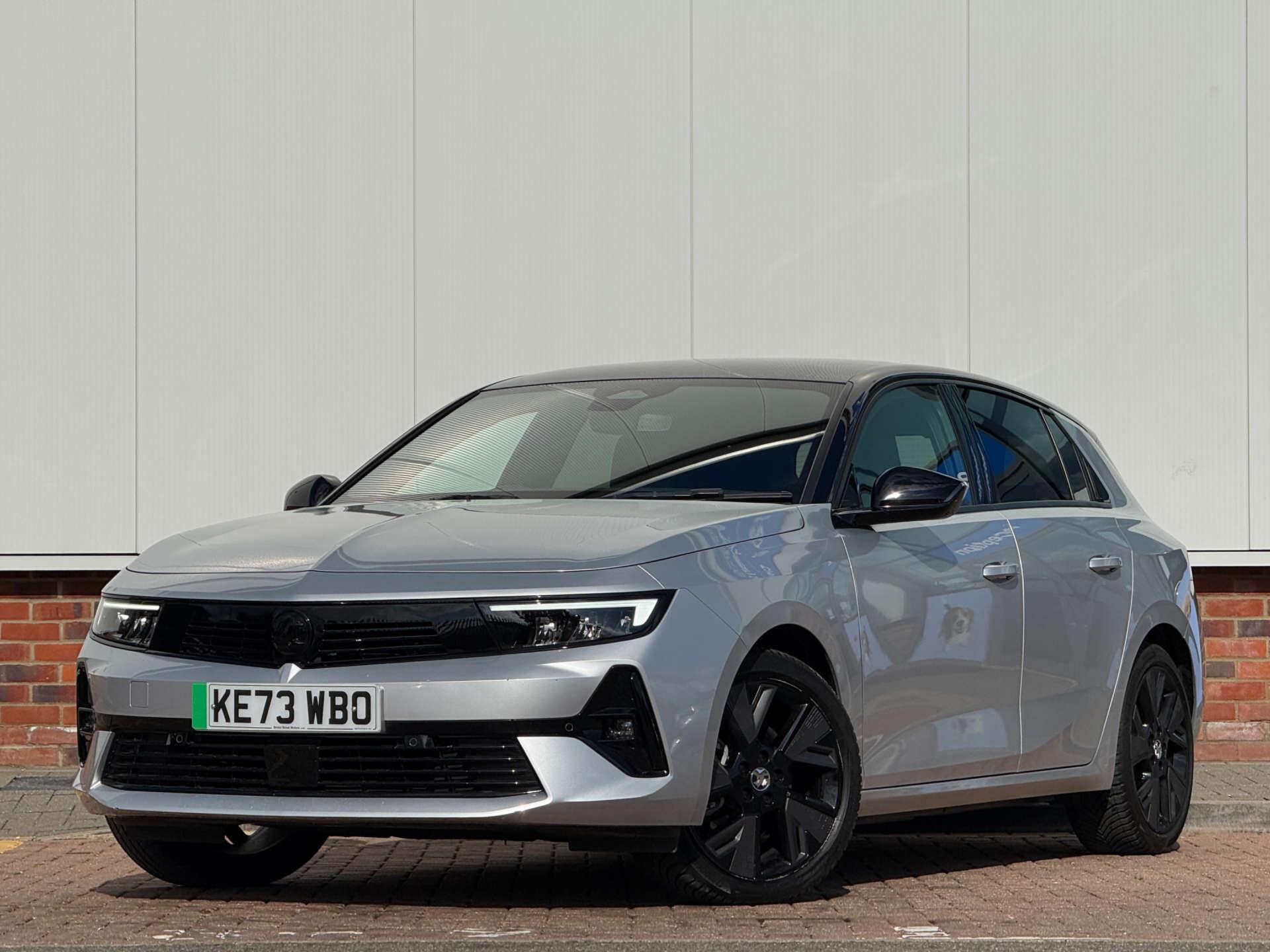 Vauxhall Astra Electric view 3