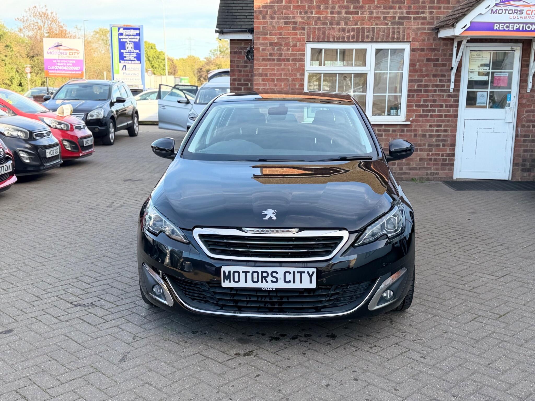 Peugeot 308 view 3