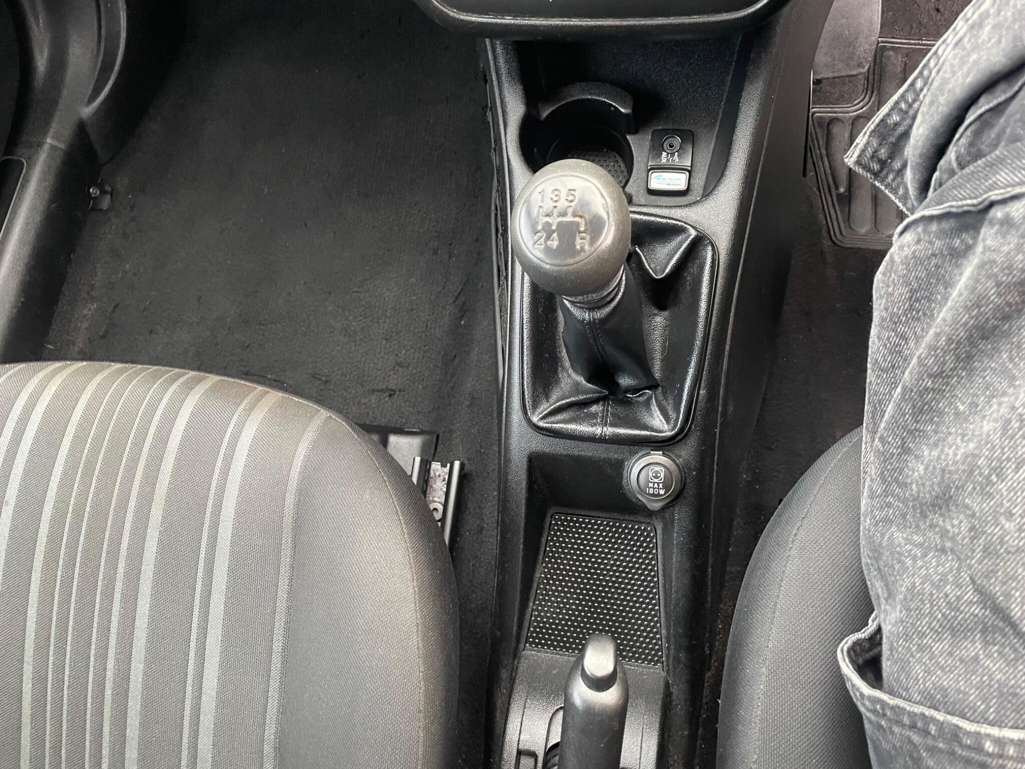 2011 Fiat Punto Evo image 20