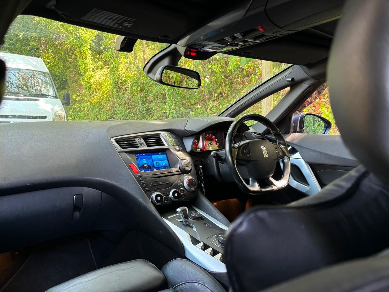 Citroen DS5 view 4