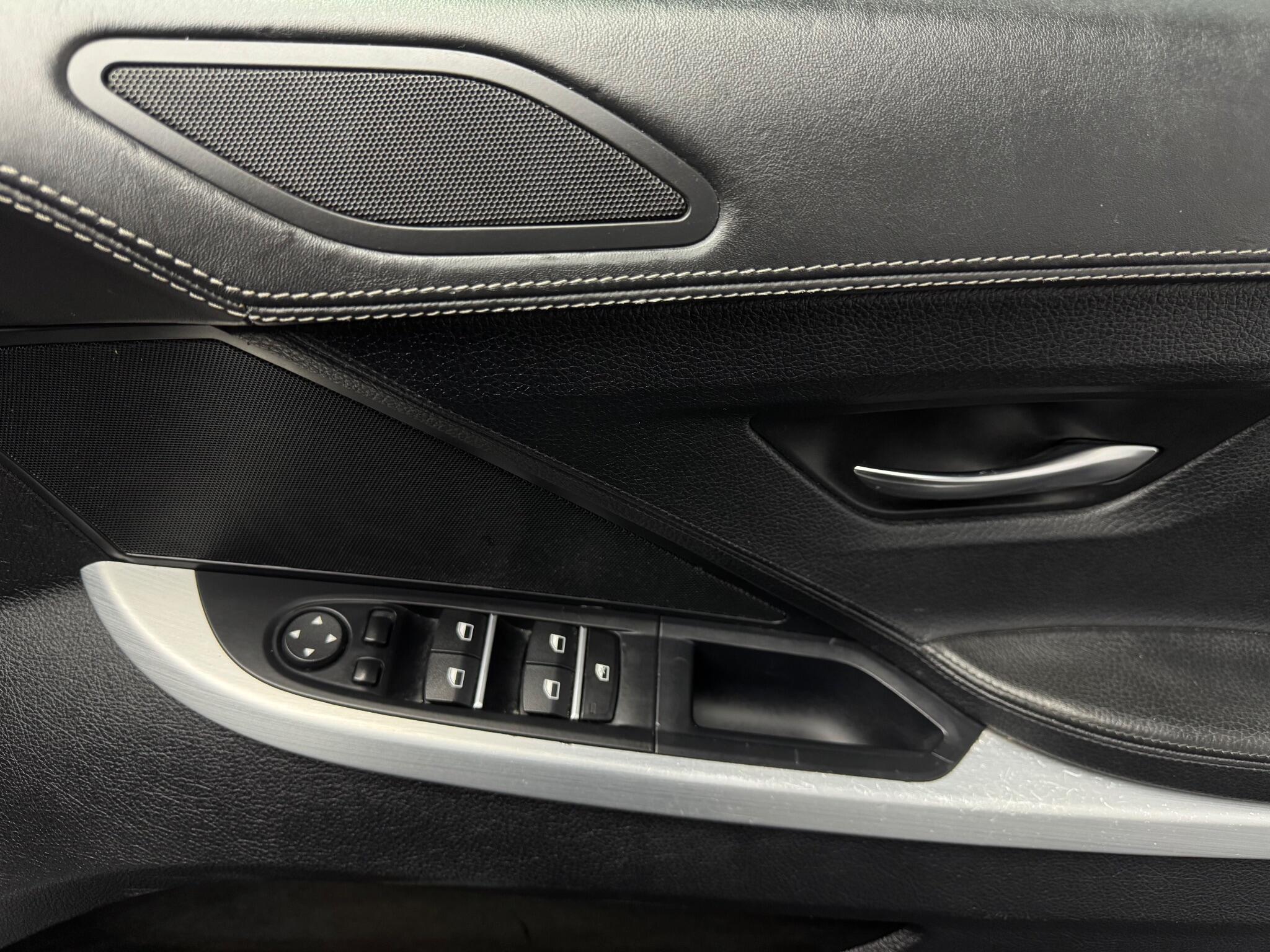 BMW 6 Series view 26