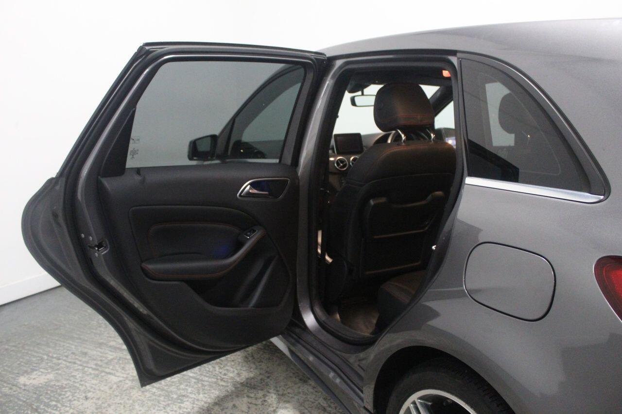 Mercedes-Benz B-Class view 25