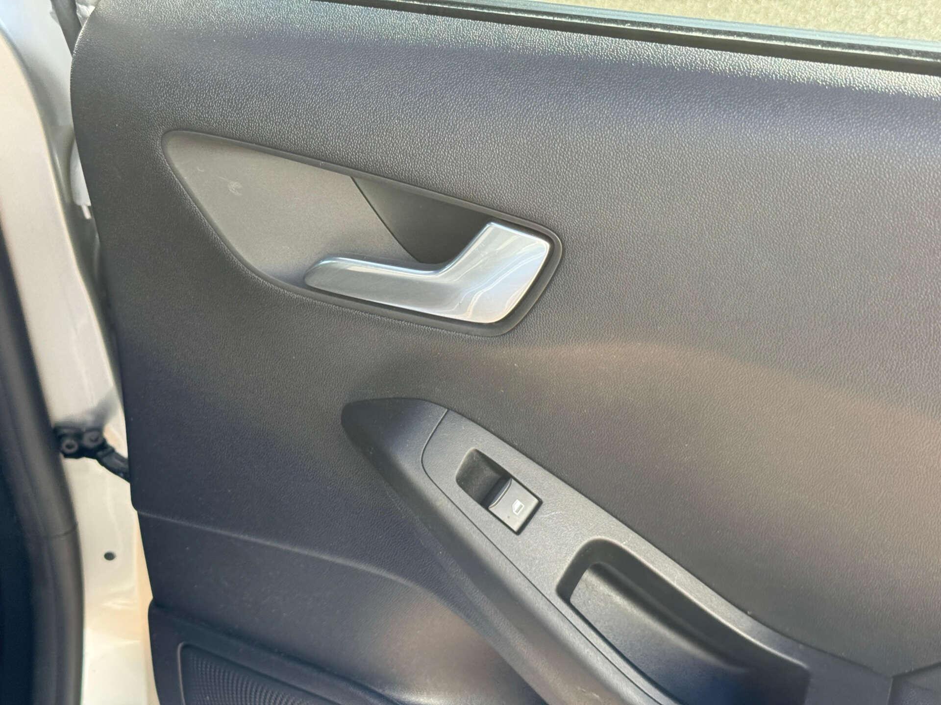 Ford Fiesta view 39