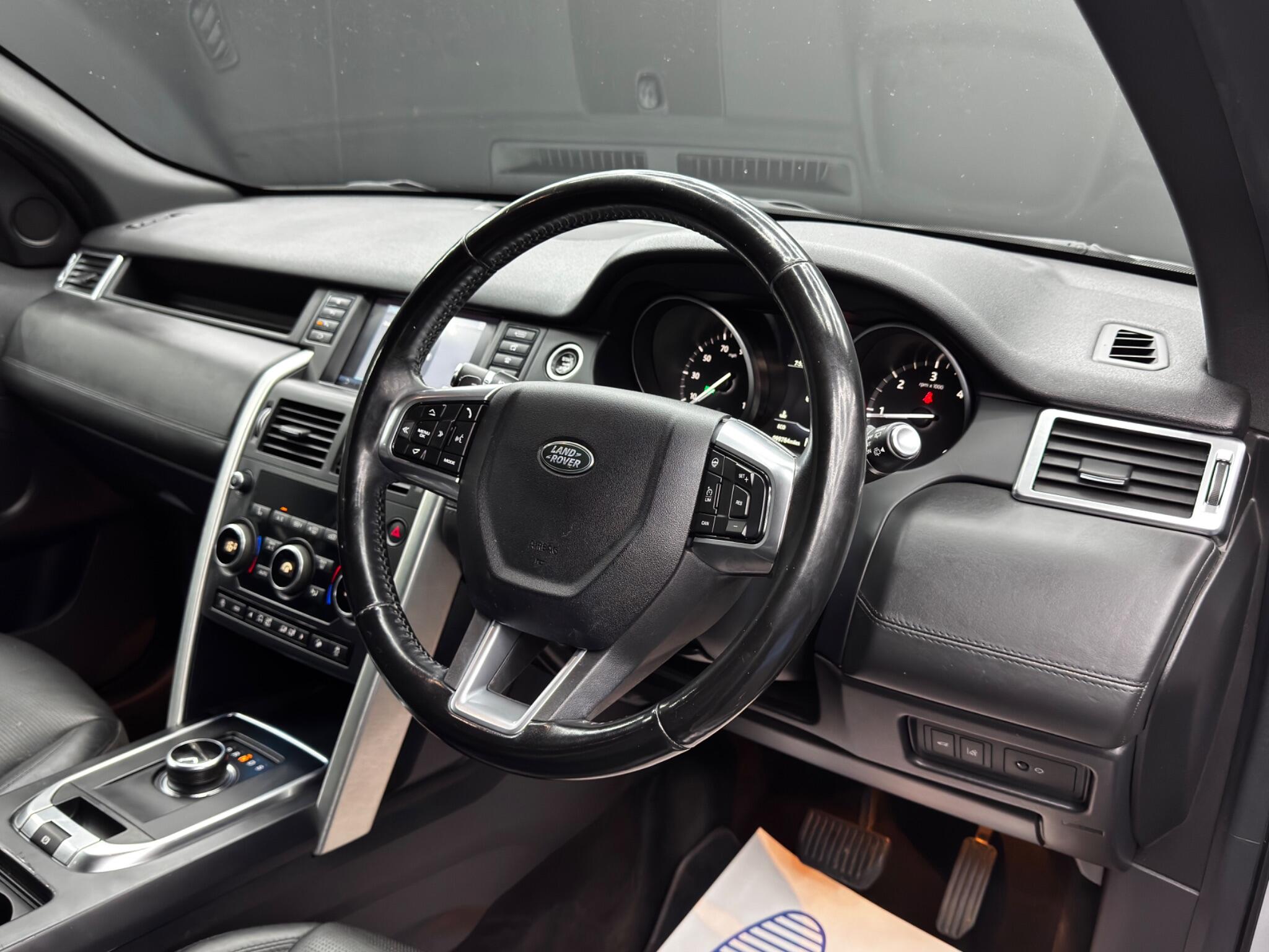 Land Rover Discovery Sport view 9