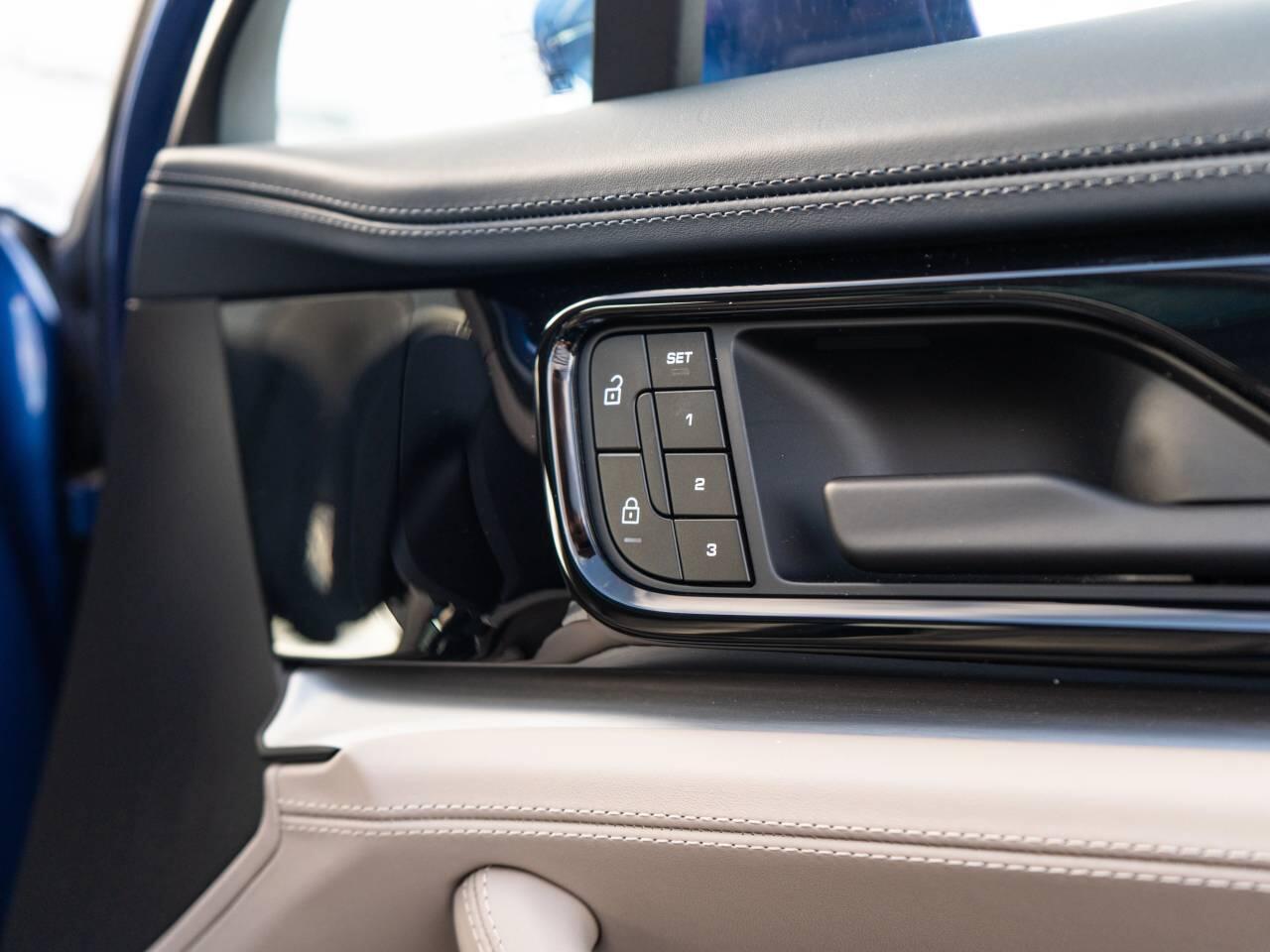 Porsche Panamera view 23