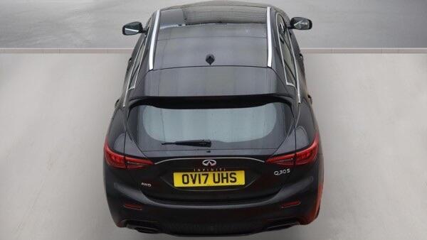 Infiniti Q30 view 12