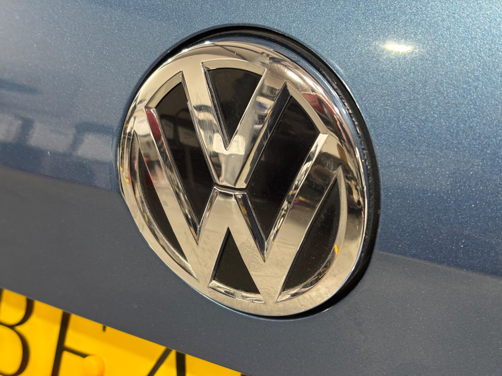 Volkswagen Golf view 52