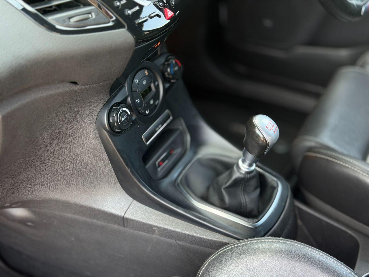 Ford Fiesta view 76