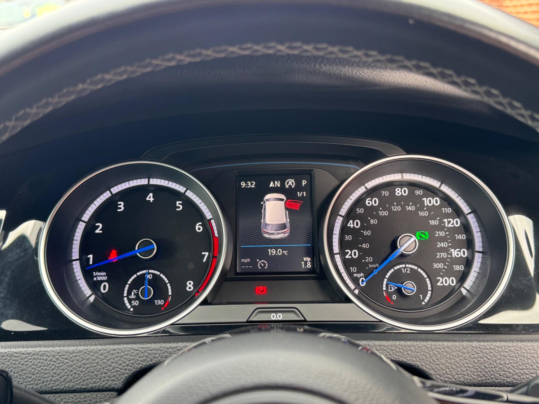 Volkswagen Golf view 20