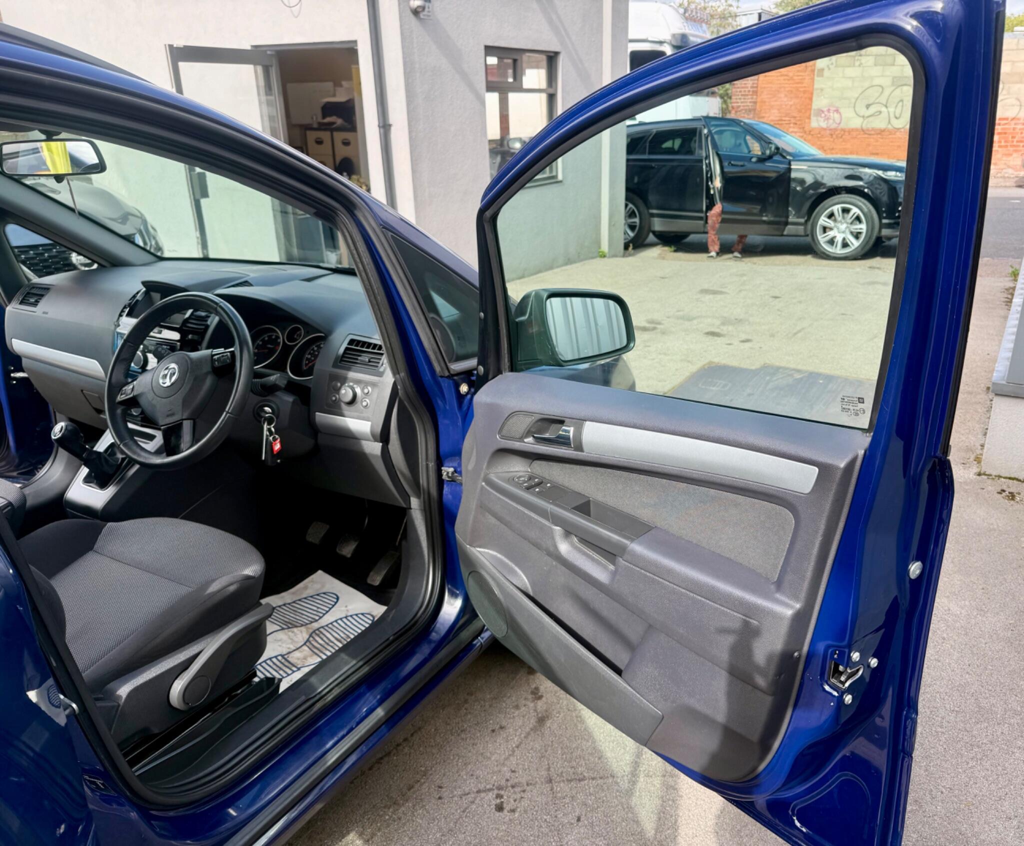 Vauxhall Zafira view 17