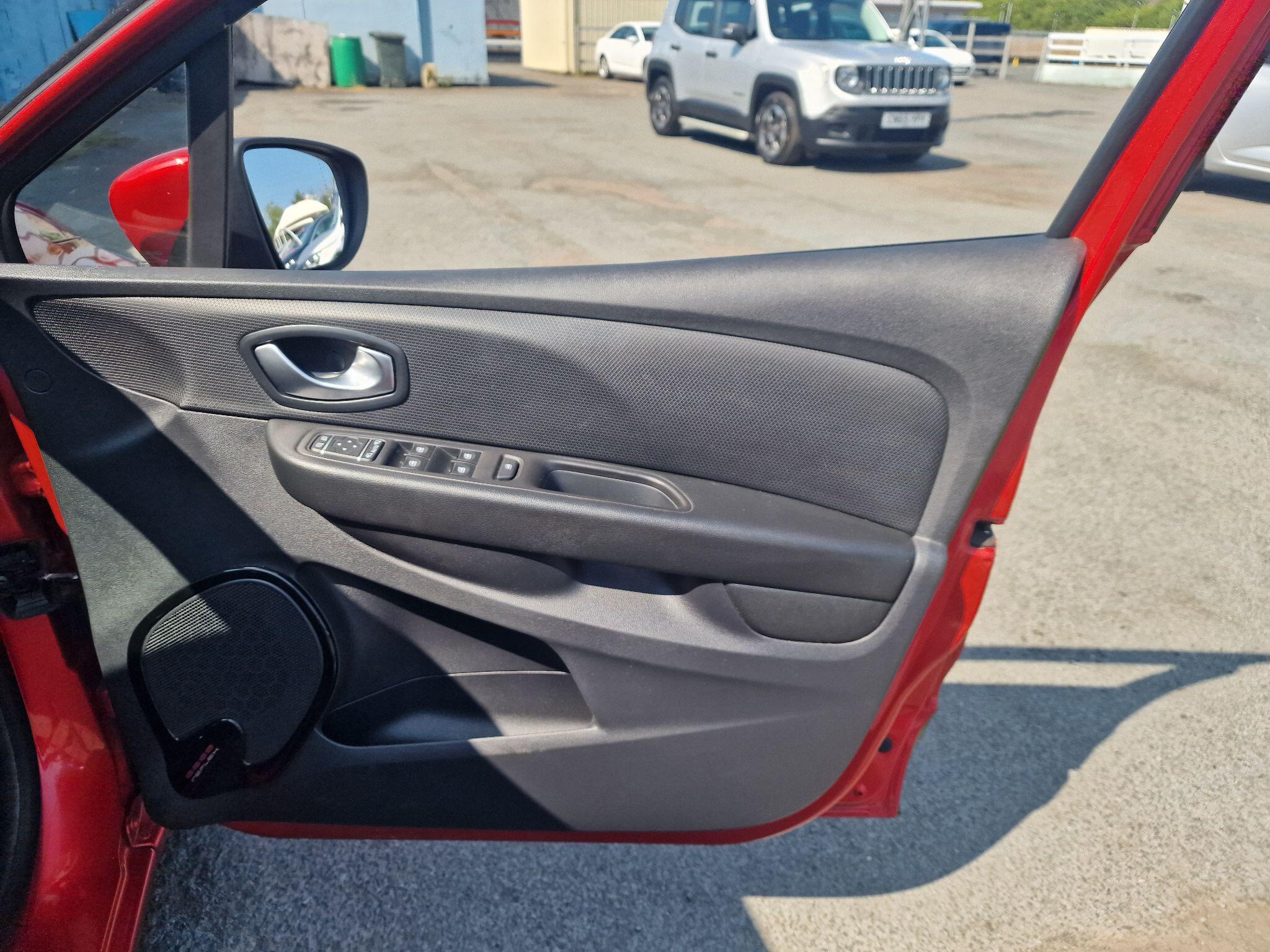 Renault Clio view 38