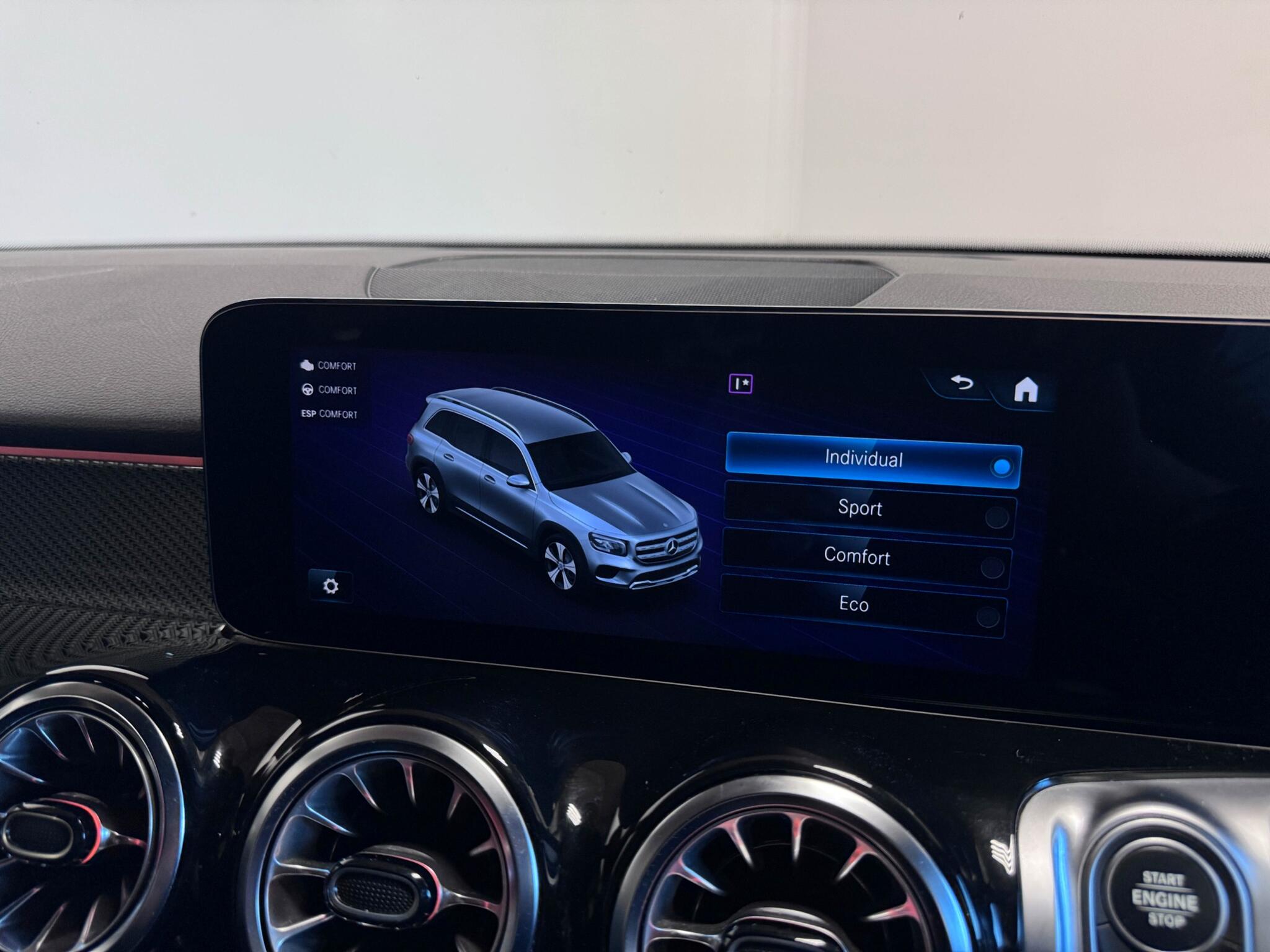 Mercedes-Benz GLB view 59