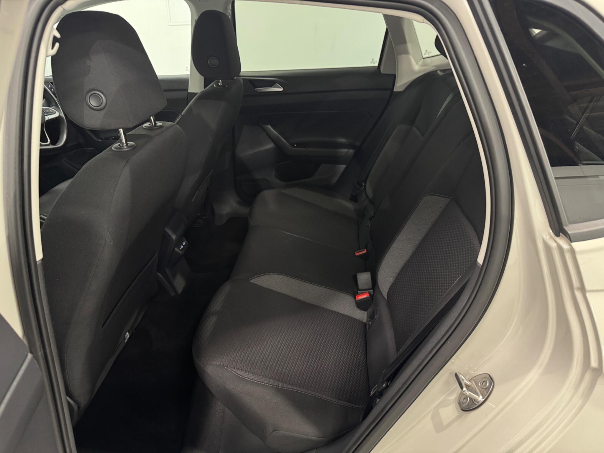Volkswagen Polo view 26