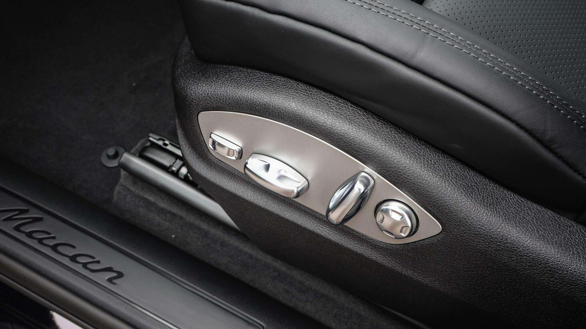 Porsche Macan view 28