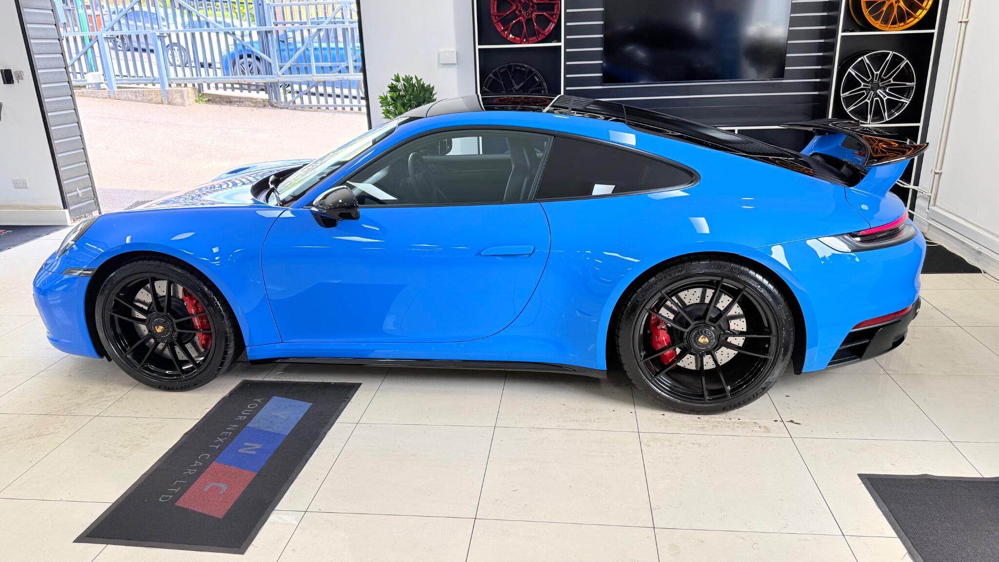 Porsche 911 view 20