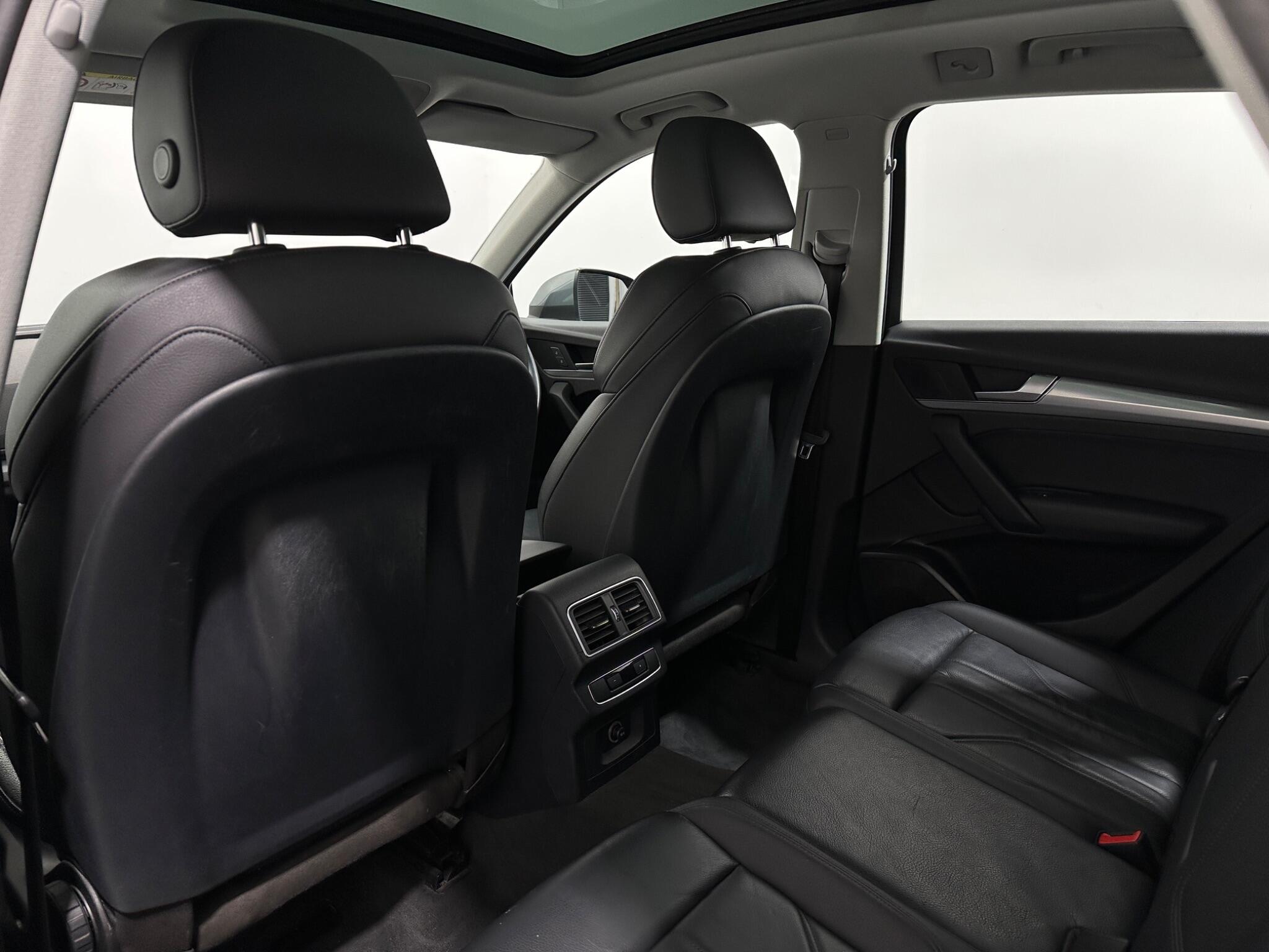 Audi Q5 view 40