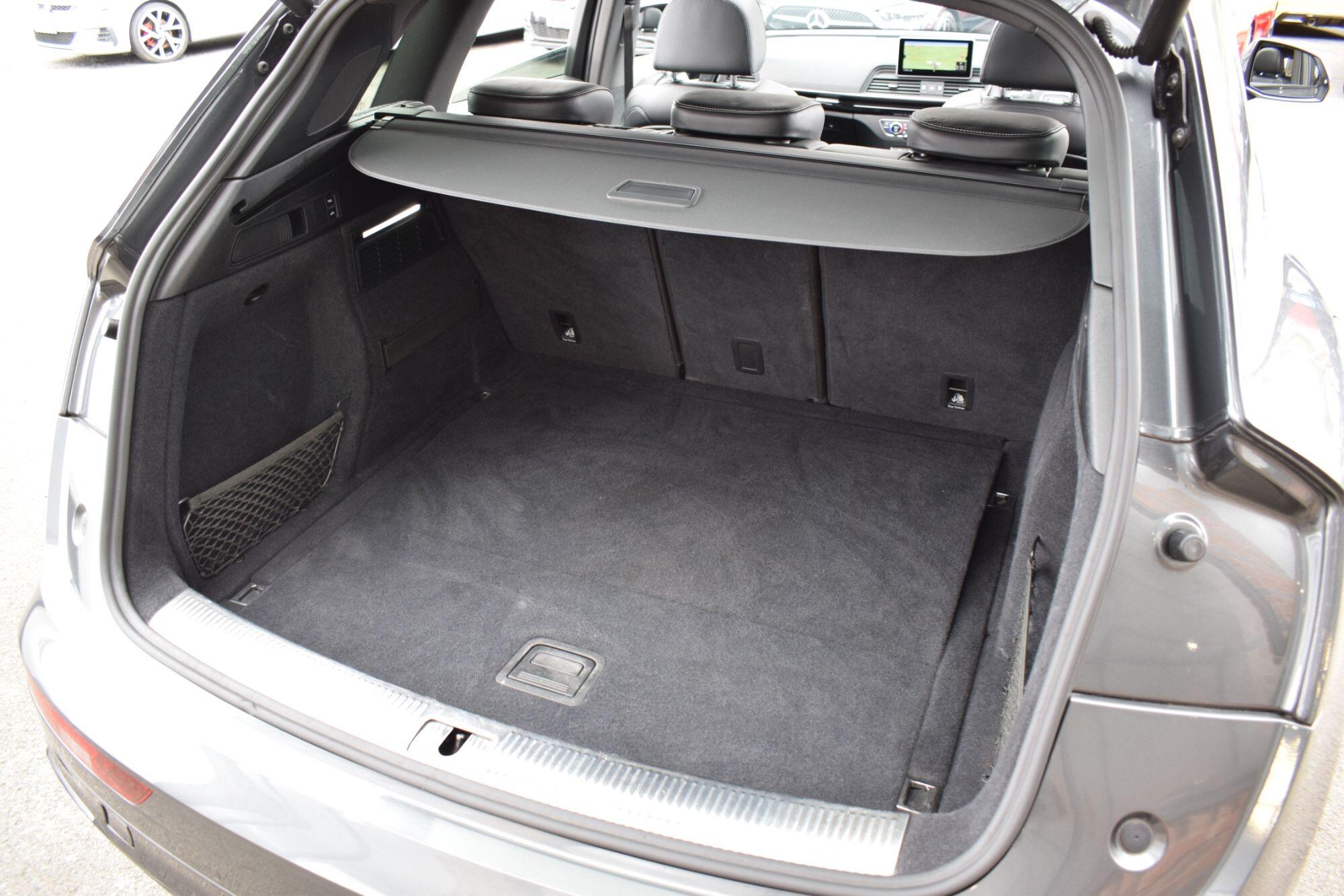 Audi Q5 view 24